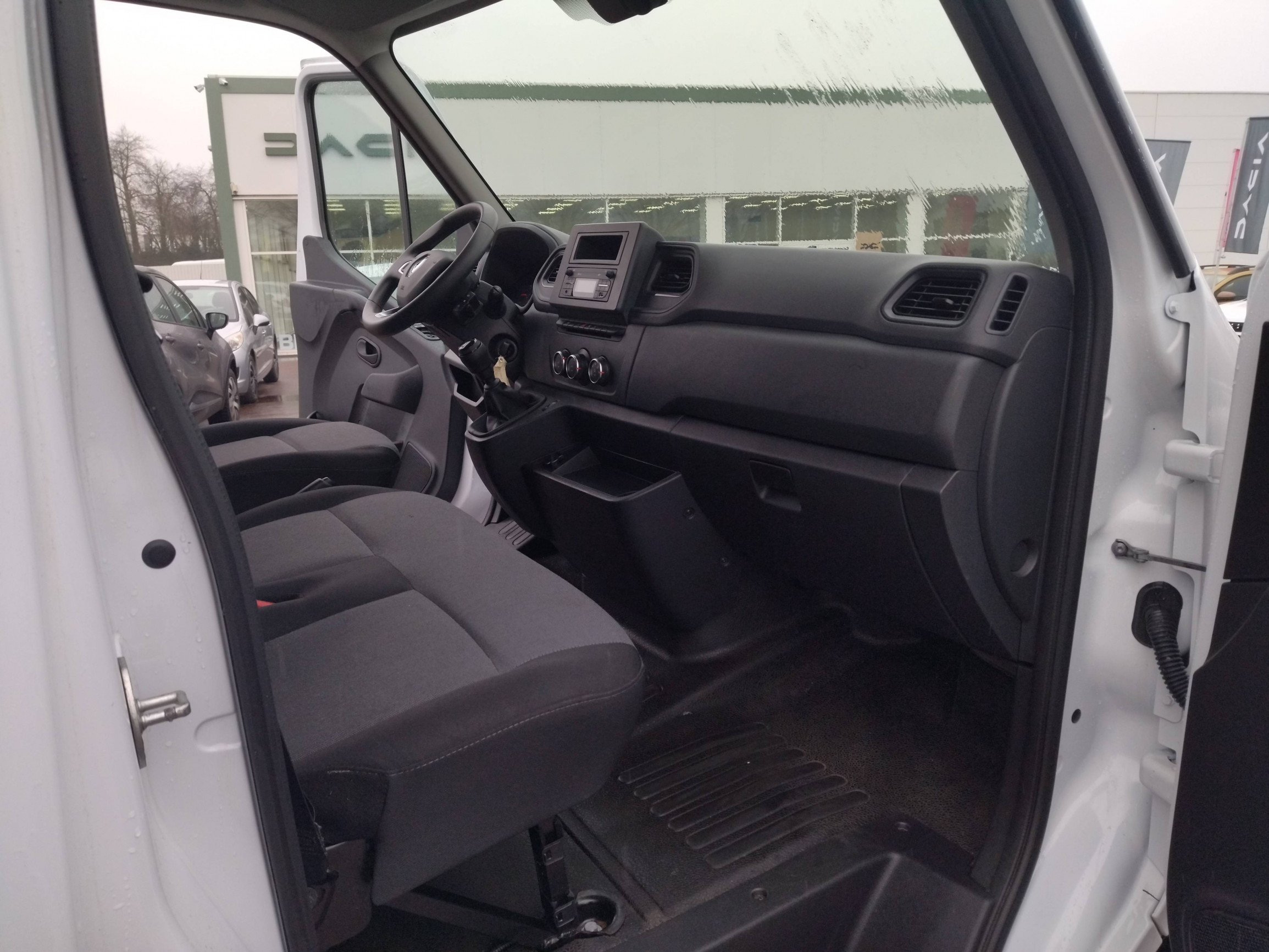 Vente en ligne Renault Master Fourgon MASTER FGN TRAC F3500 L2H2 BLUE DCI 135 au prix de 22 788 €