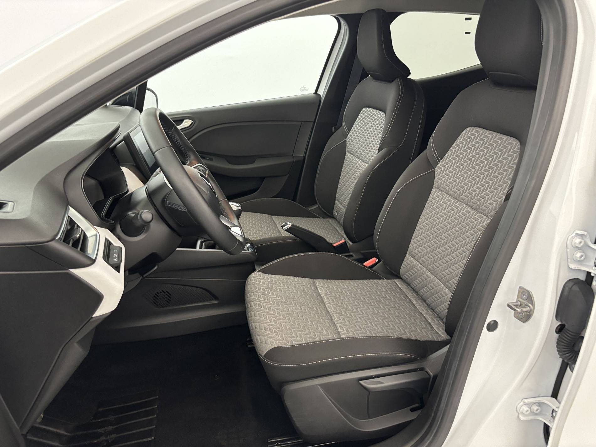 Vente en ligne Renault Clio 5 Clio TCe 90 au prix de 13 430 €