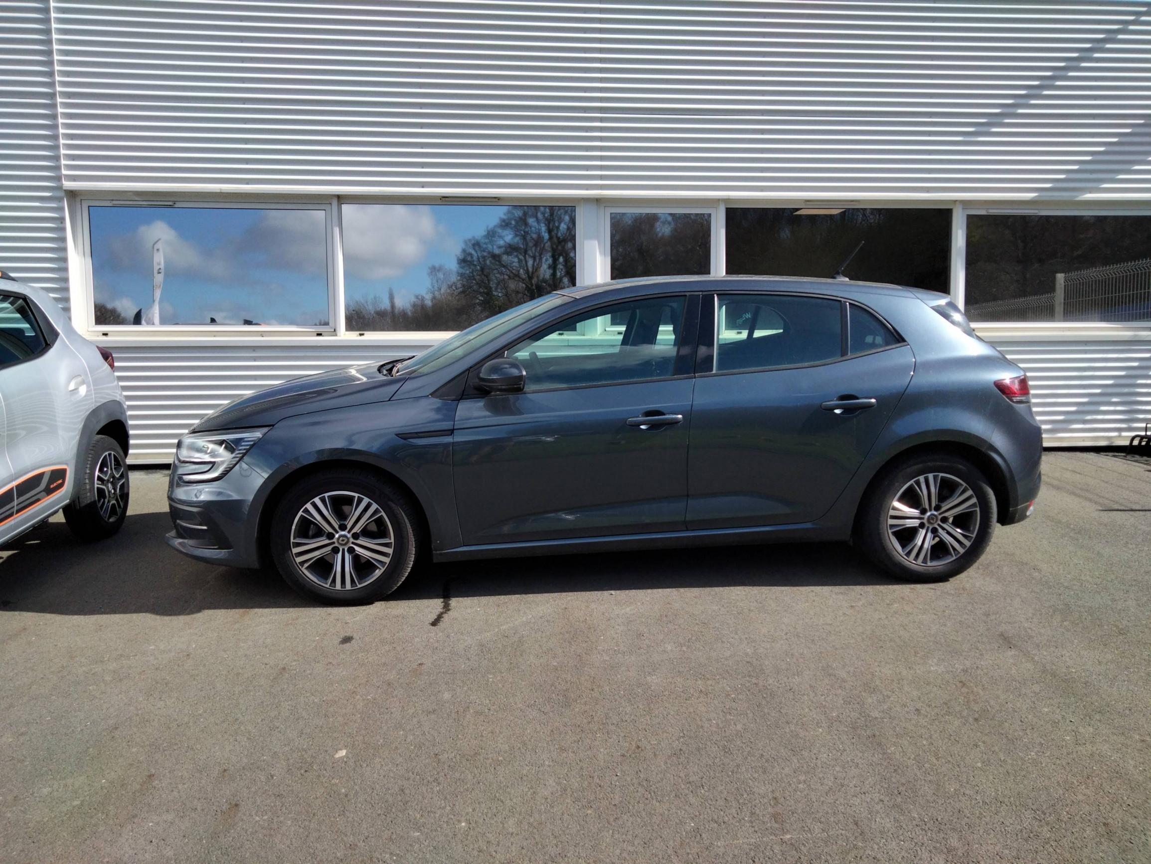 Vente en ligne Renault Megane 4  Blue dCi 115 EDC au prix de 14 590 €