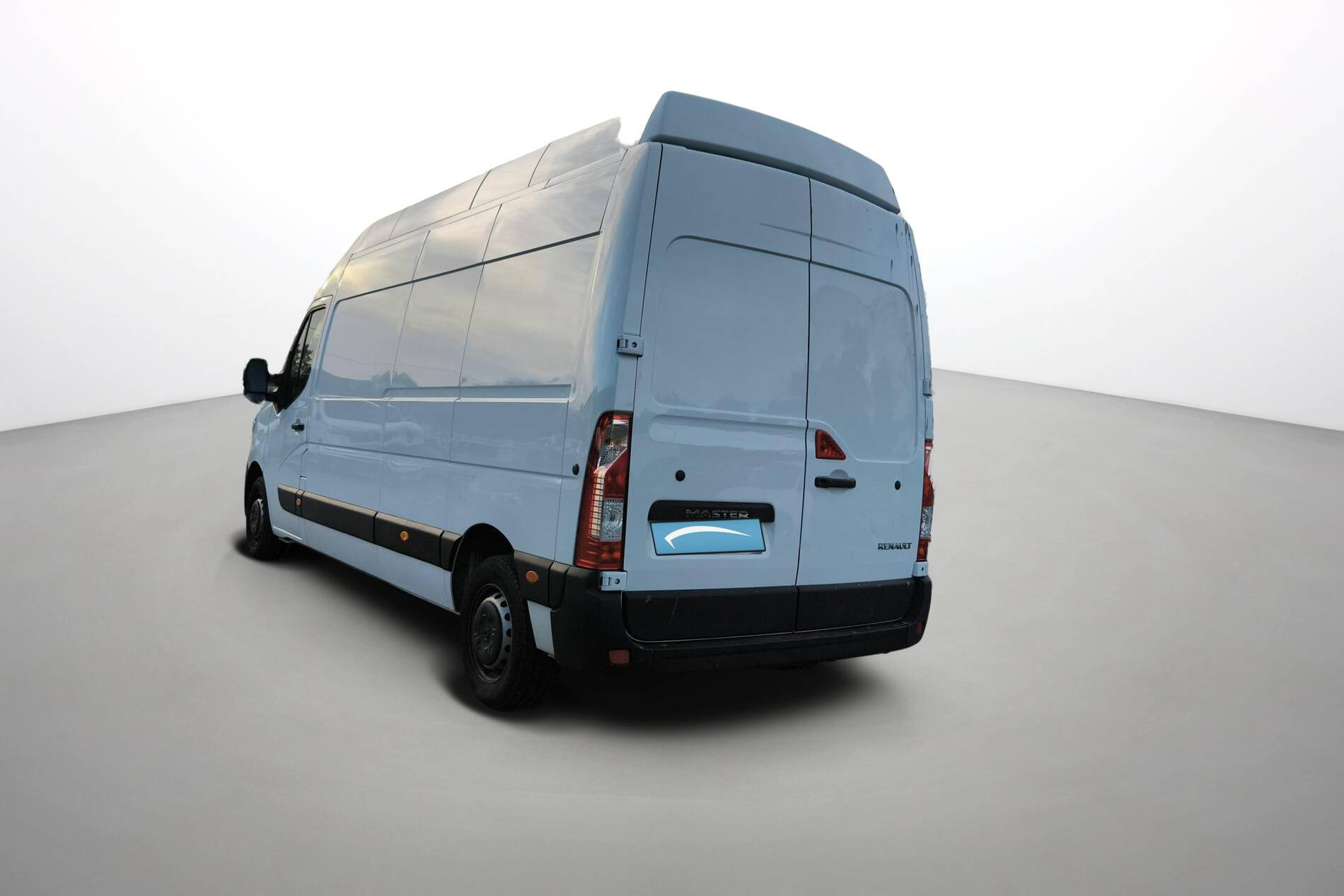 Vente en ligne Renault Master Fourgon MASTER FGN TRAC F3500 L3H3 BLUE DCI 135 au prix de 32 390 €