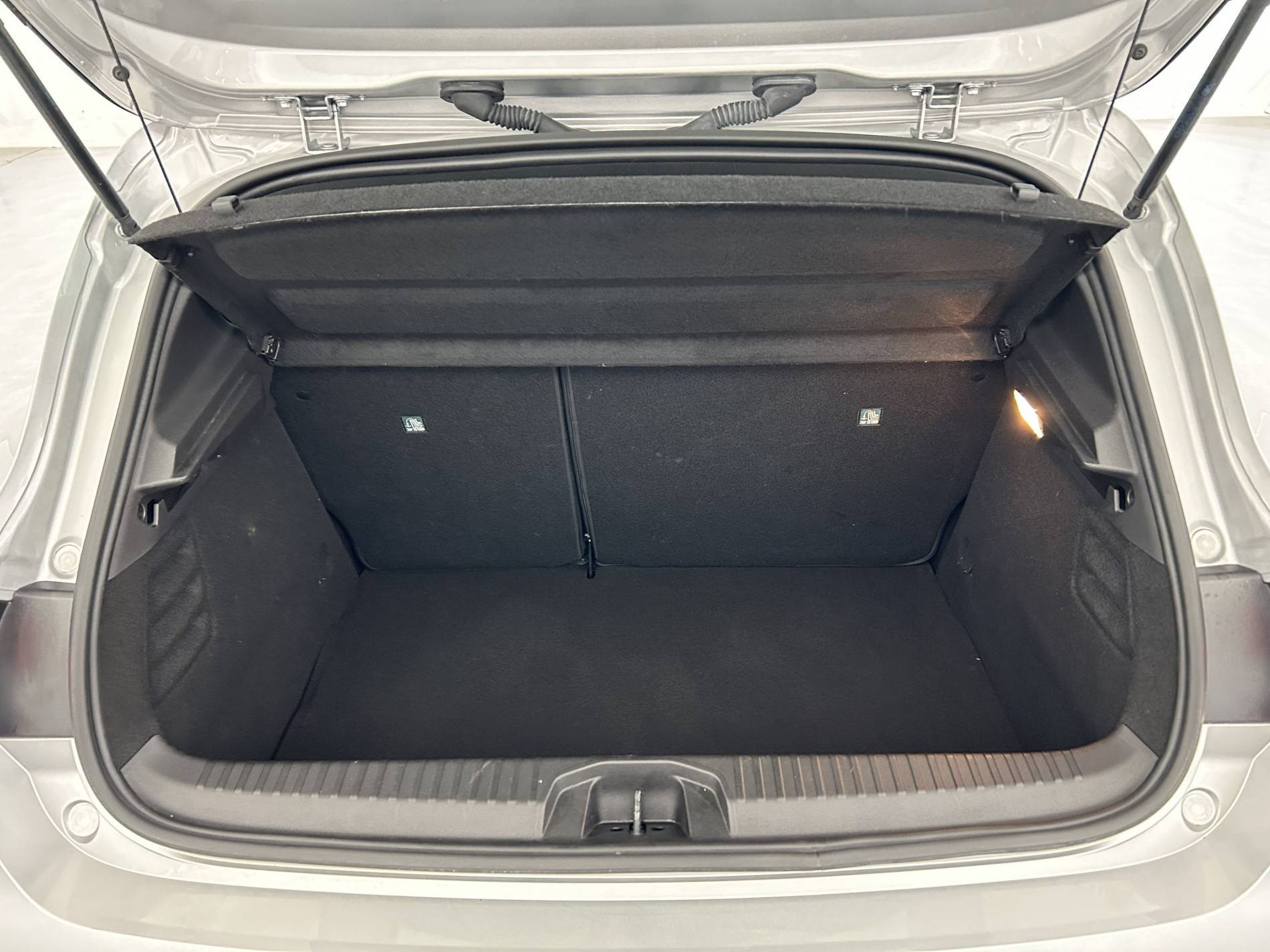 Vente en ligne Renault Clio 5 Clio E-Tech 140 - 21N au prix de 16 890 €