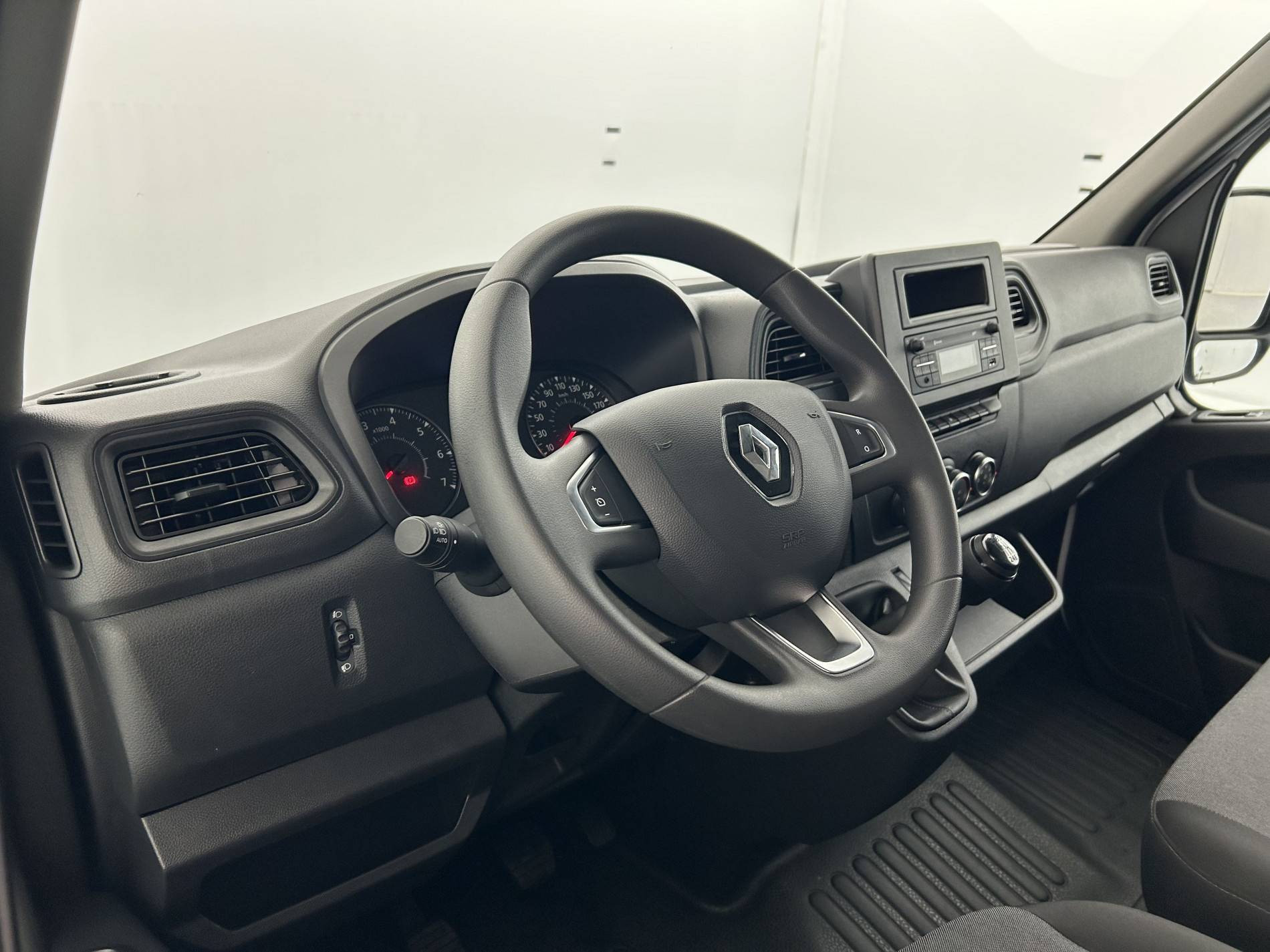 Vente en ligne Renault Master Fourgon MASTER FGN TRAC F3500 L3H3 BLUE DCI 135 au prix de 29 999 €
