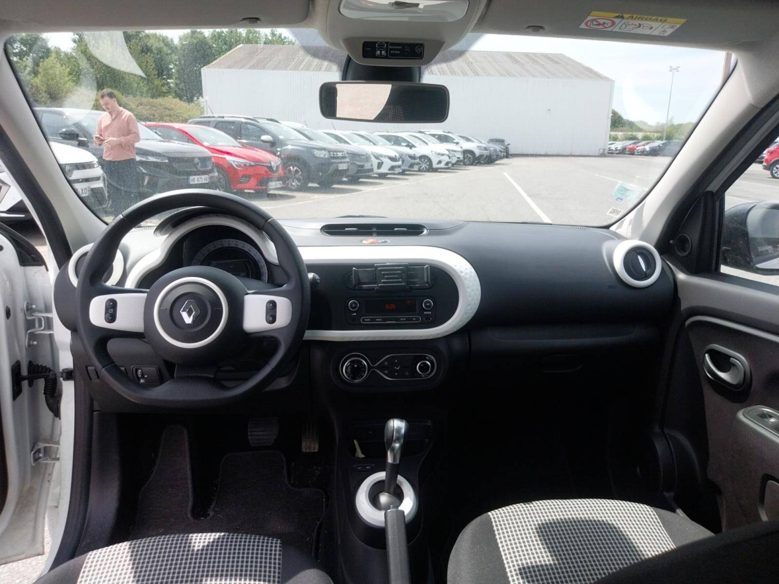 Vente en ligne Renault Twingo Electrique Twingo III E-Tech au prix de 12 900 €