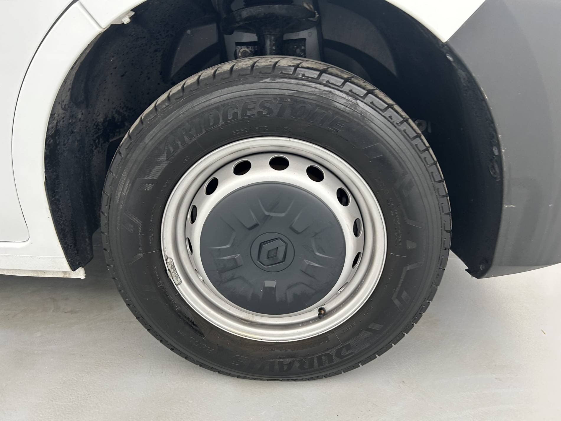 Vente en ligne Renault Master Fourgon MASTER FGN TRAC F3500 L3H3 BLUE DCI 135 au prix de 26 490 €