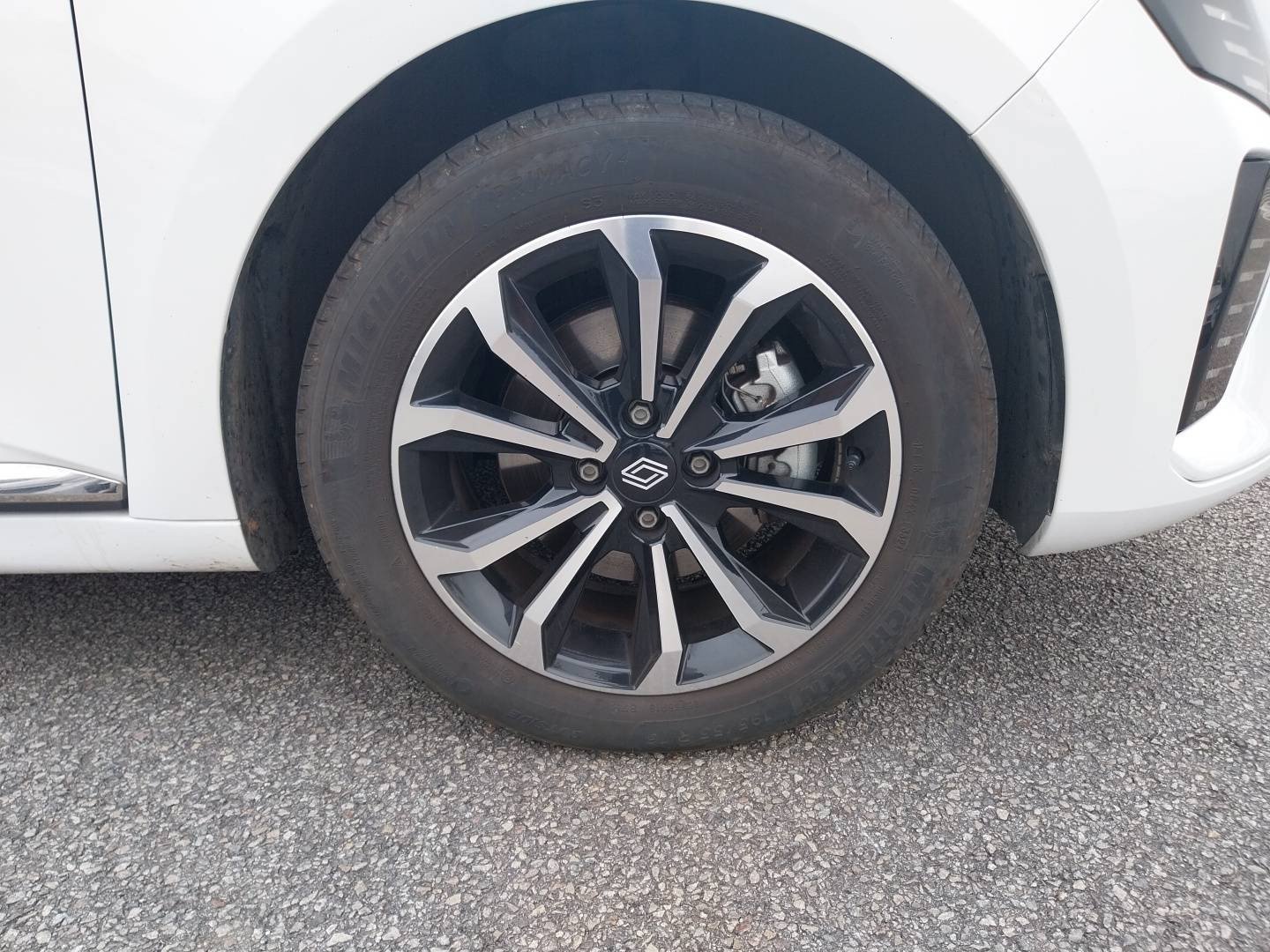 Vente en ligne Renault Clio 5 Clio E-Tech full hybrid 145 au prix de 17 990 €