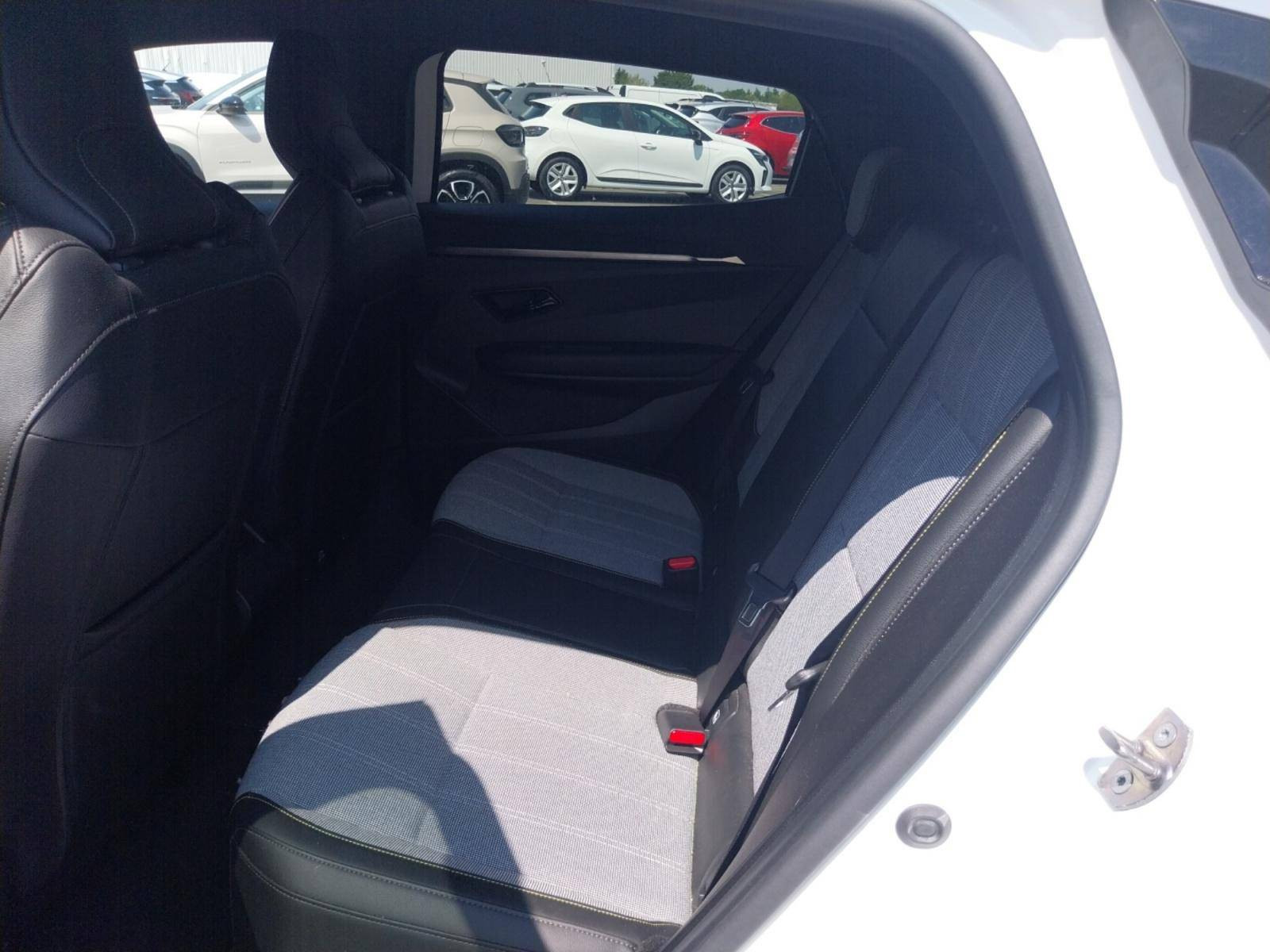 Vente en ligne Renault Megane E-Tech  EV60 220 ch super charge au prix de 27 990 €