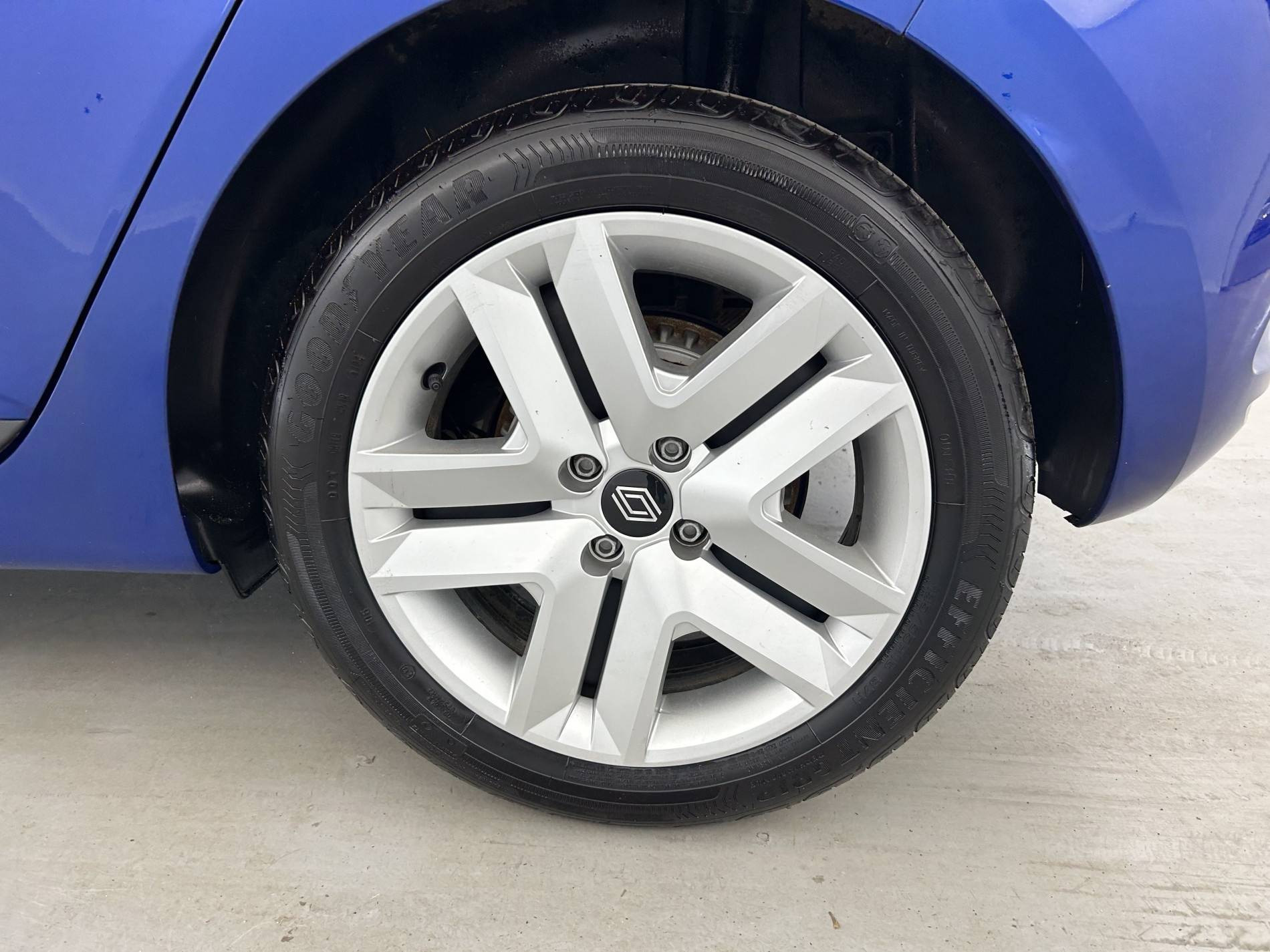 Vente en ligne Renault Clio 5 Clio Blue dCi 100 au prix de 16 990 €