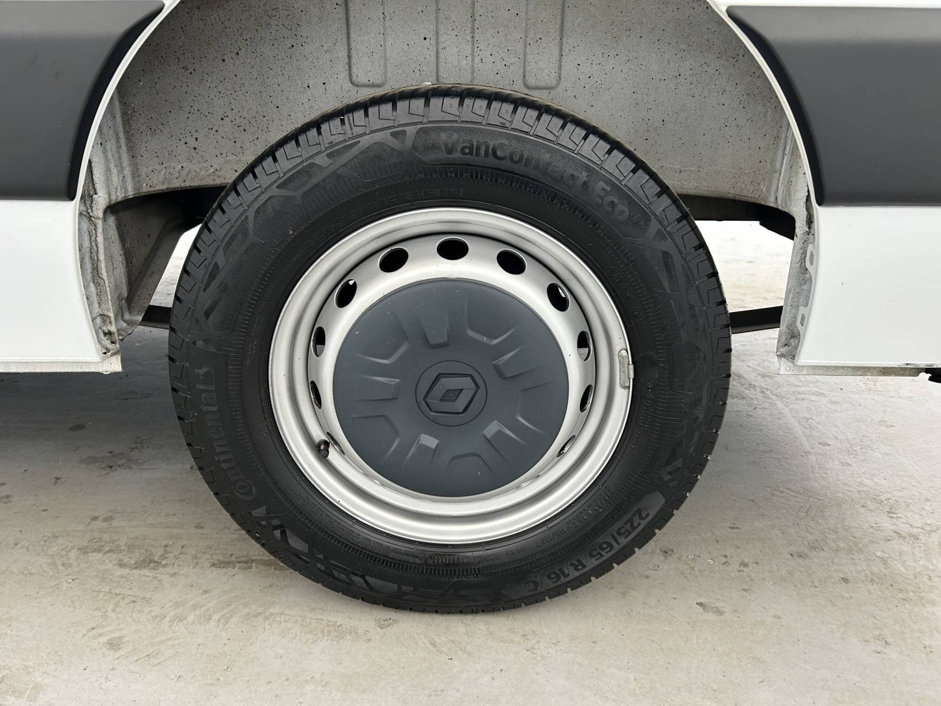 Vente en ligne Renault Master Fourgon MASTER FGN TRAC F3500 L2H2 BLUE DCI 135 au prix de 24 490 €