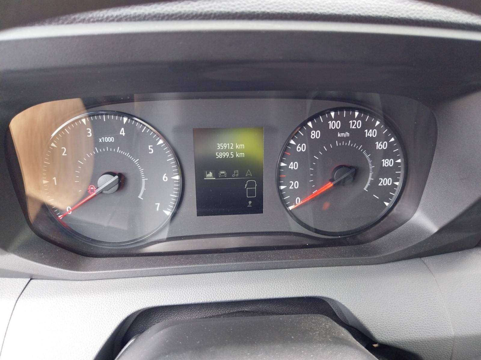 Vente en ligne Renault Master Fourgon MASTER FG BLUE DCI 130 L2H2 3T5 TR au prix de 28 490 €