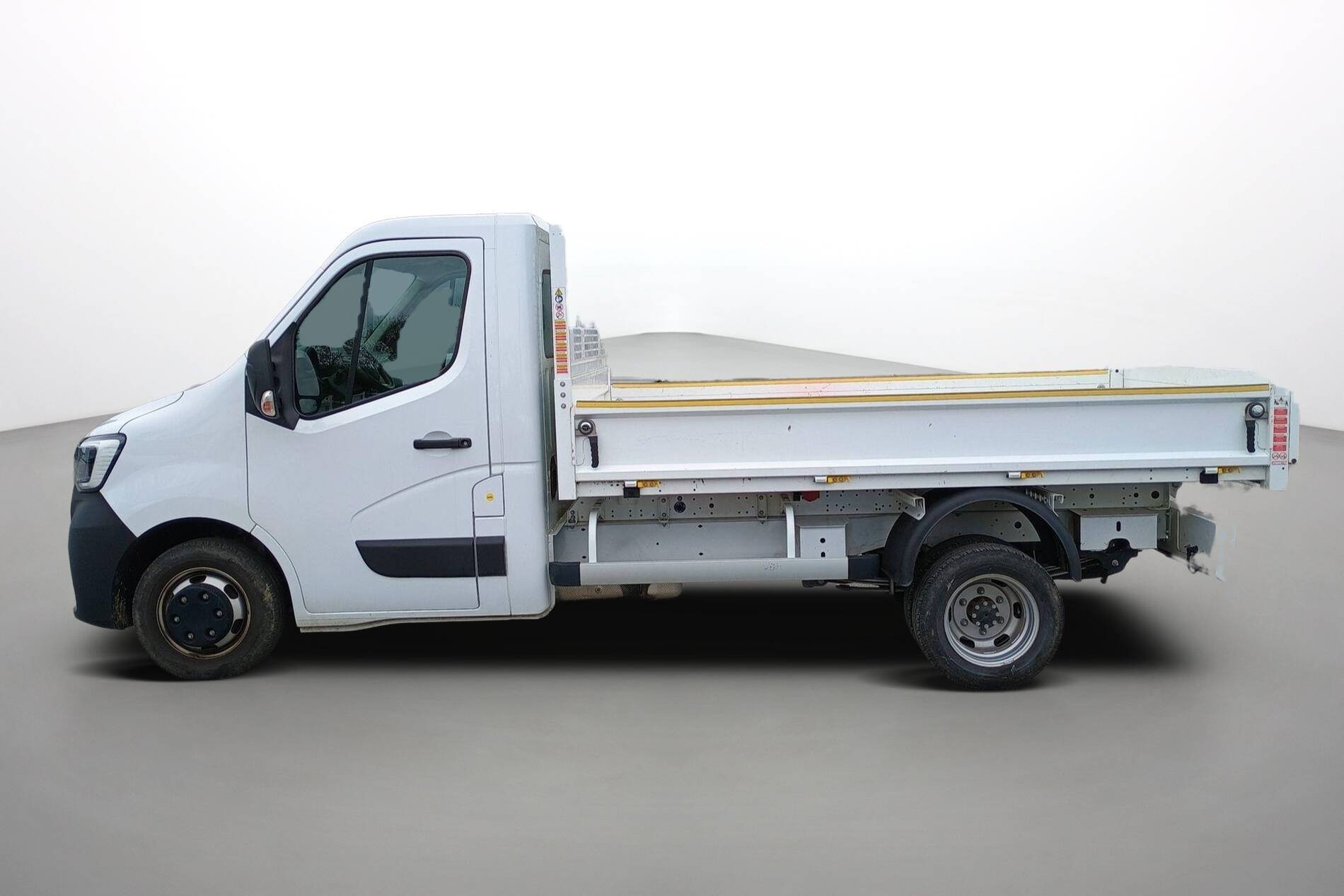 Vente en ligne Renault Master 3 Châssis Cabine MASTER CC PROP RJ3500 L2 PAFC BLUE DCI 130 EURO VI au prix de 32 990 €