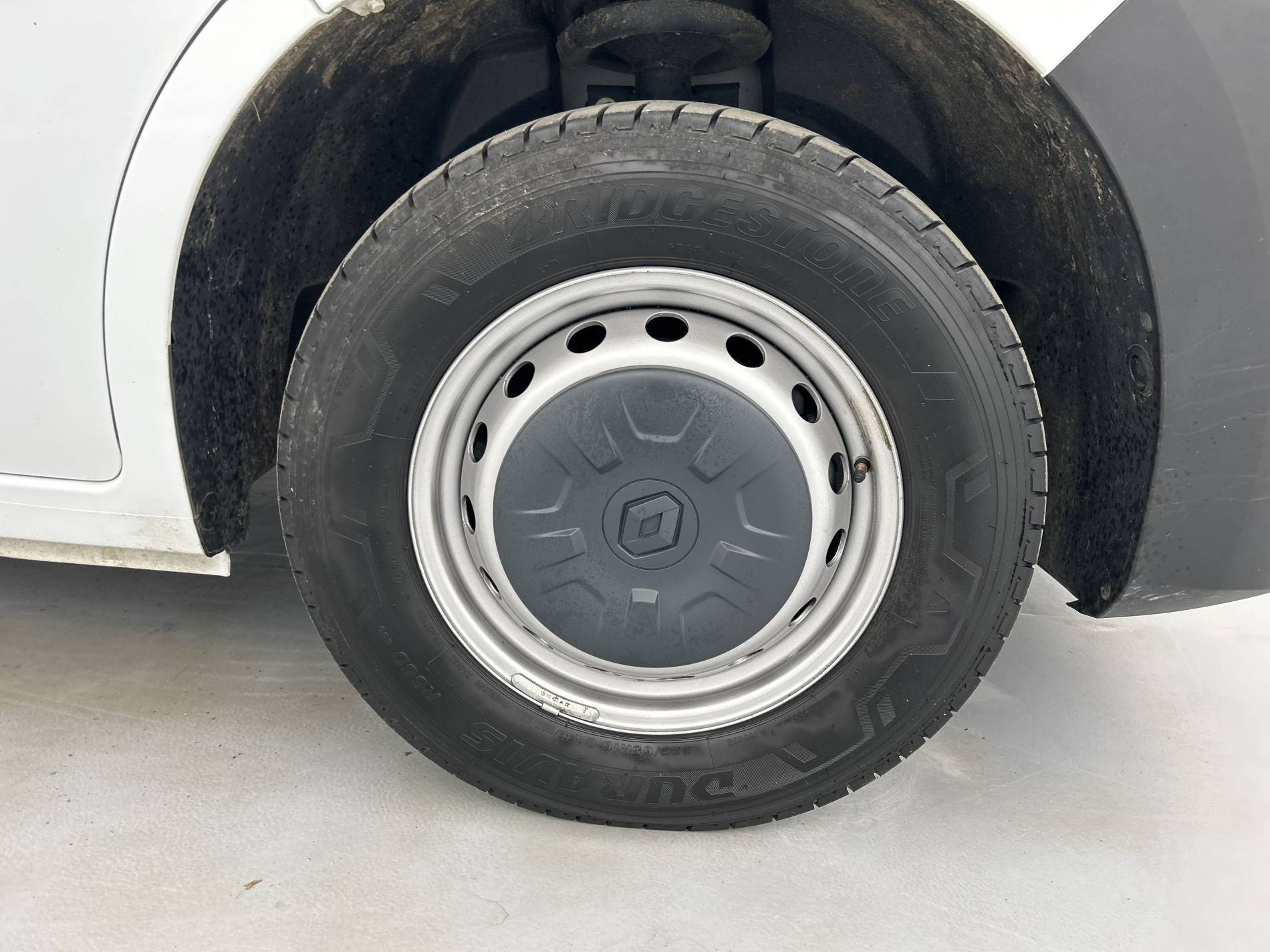 Vente en ligne Renault Master Fourgon MASTER FGN TRAC F3500 L3H3 BLUE DCI 135 au prix de 28 790 €