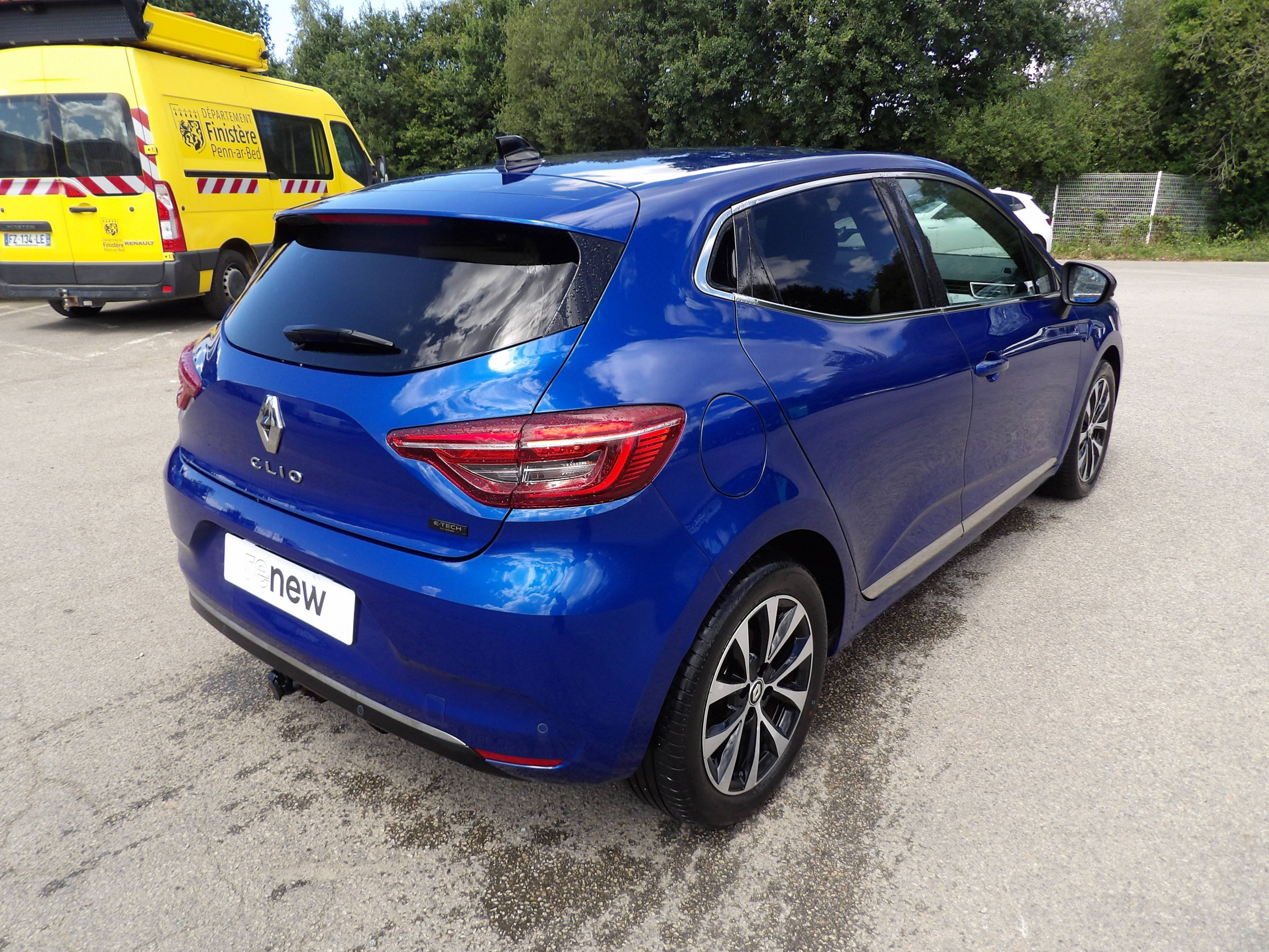 Vente en ligne Renault Clio 5 Clio E-Tech full hybrid 145 au prix de 18 999 €