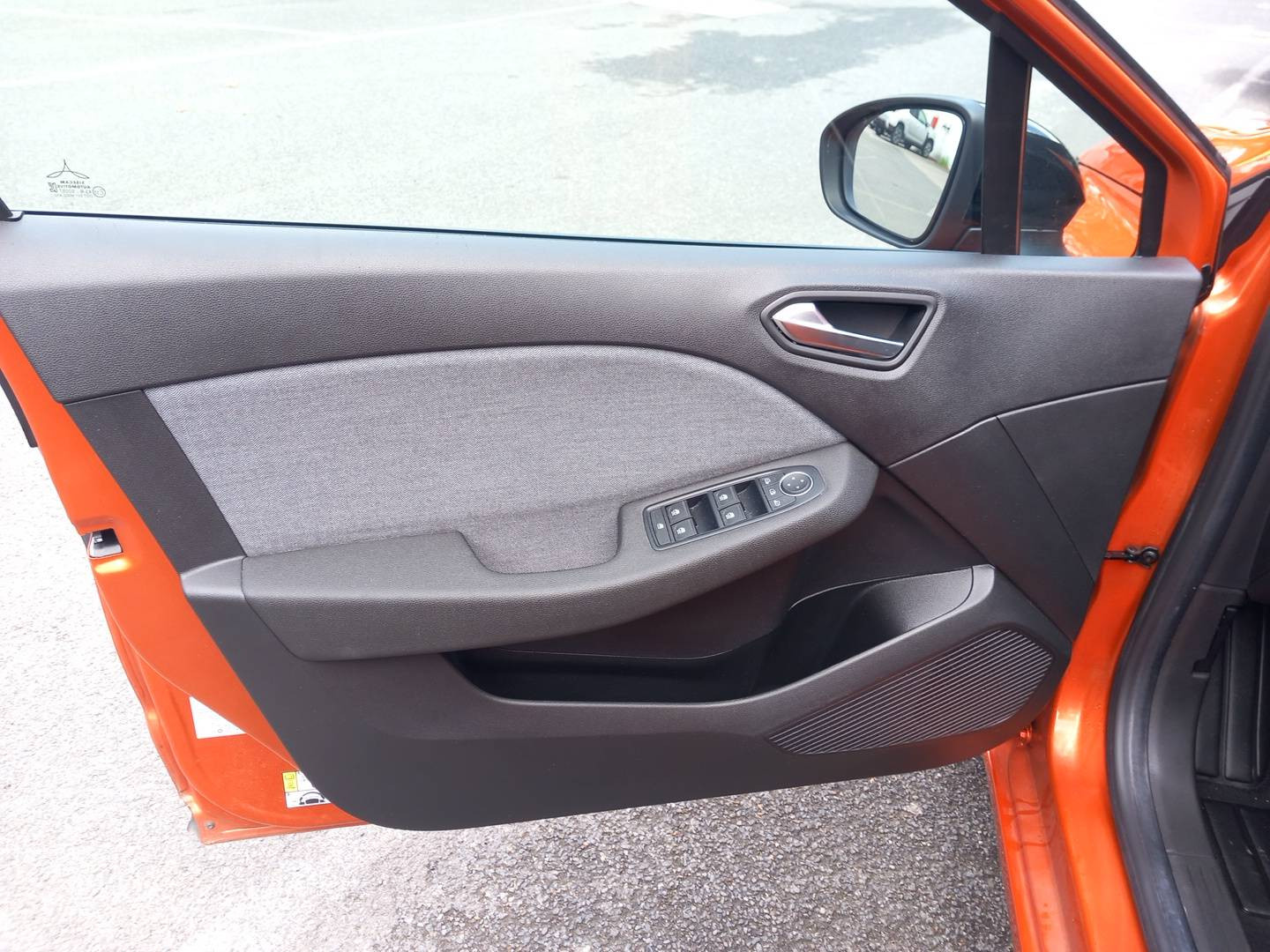 Vente en ligne Renault Clio 5 Clio E-Tech full hybrid 145 au prix de 17 990 €