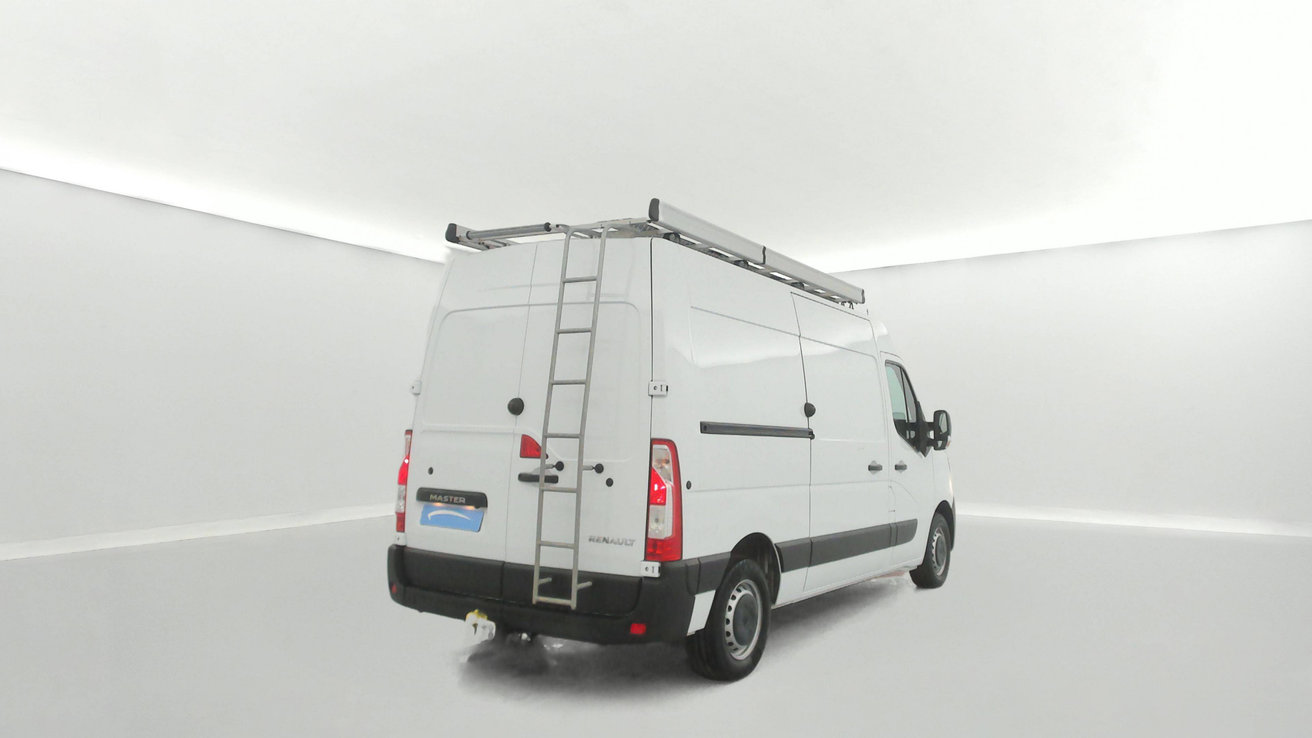 Vente en ligne Renault Master Fourgon MASTER FGN TRAC F3500 L2H2 BLUE DCI 150 au prix de 24 991 €