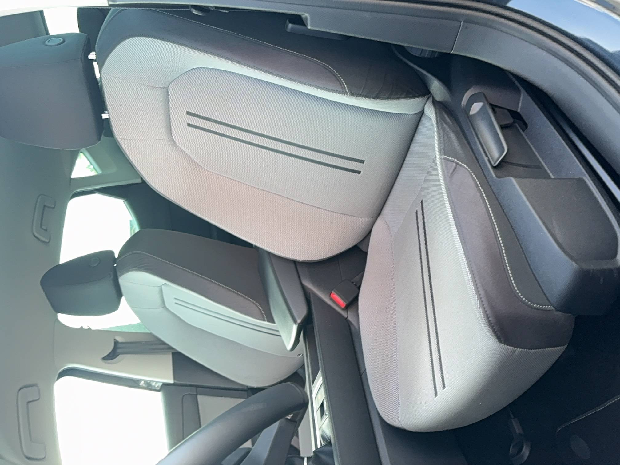 Vente en ligne Seat Leon Sportstourer  1.0 TSI 110 BVM6 au prix de 15 990 €