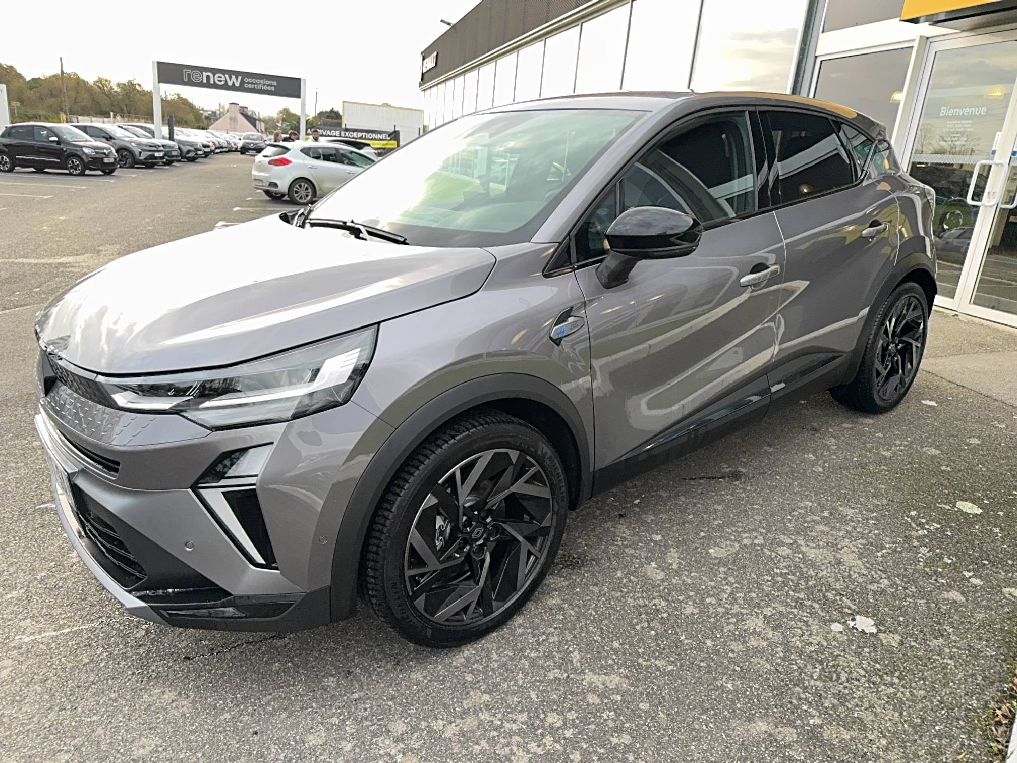 Renault Captur  E-Tech full hybrid 160 ch occasion de 2025 en vente à Concarneau