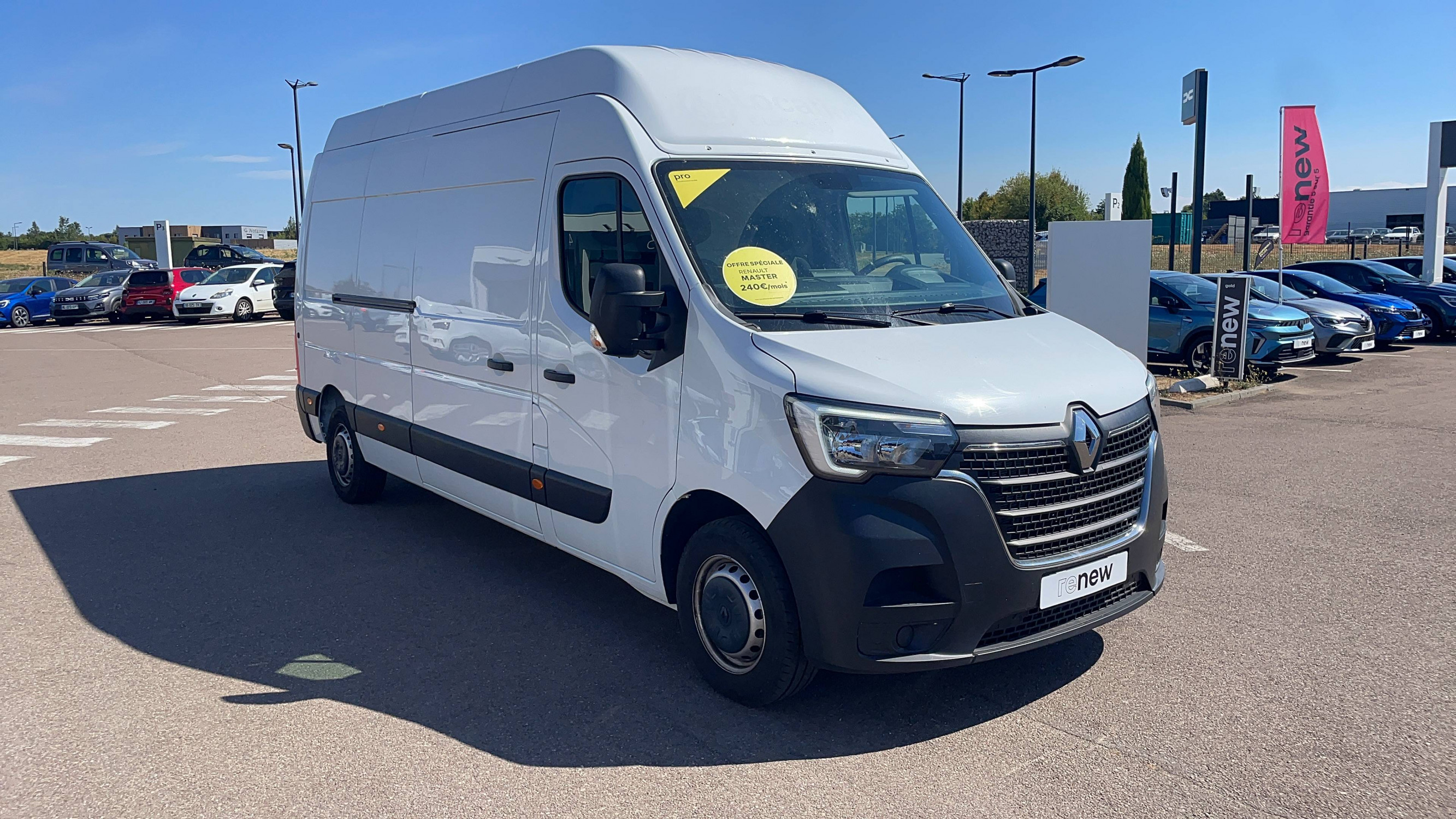 Vente en ligne Renault Master Fourgon MASTER FGN TRAC F3500 L3H3 BLUE DCI 135 au prix de 25 700 €