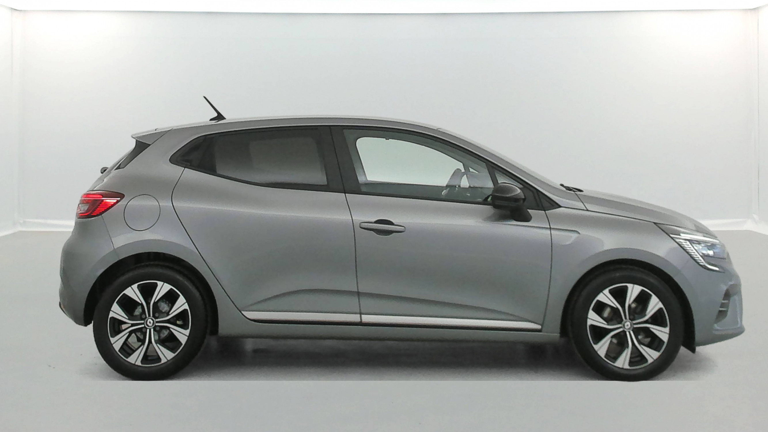 Vente en ligne Renault Clio 5 Clio TCe 90 au prix de 14 290 €