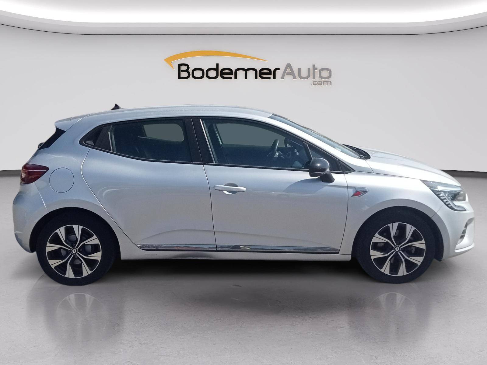 Vente en ligne Renault Clio 5 Clio E-Tech 140 - 21N au prix de 16 490 €