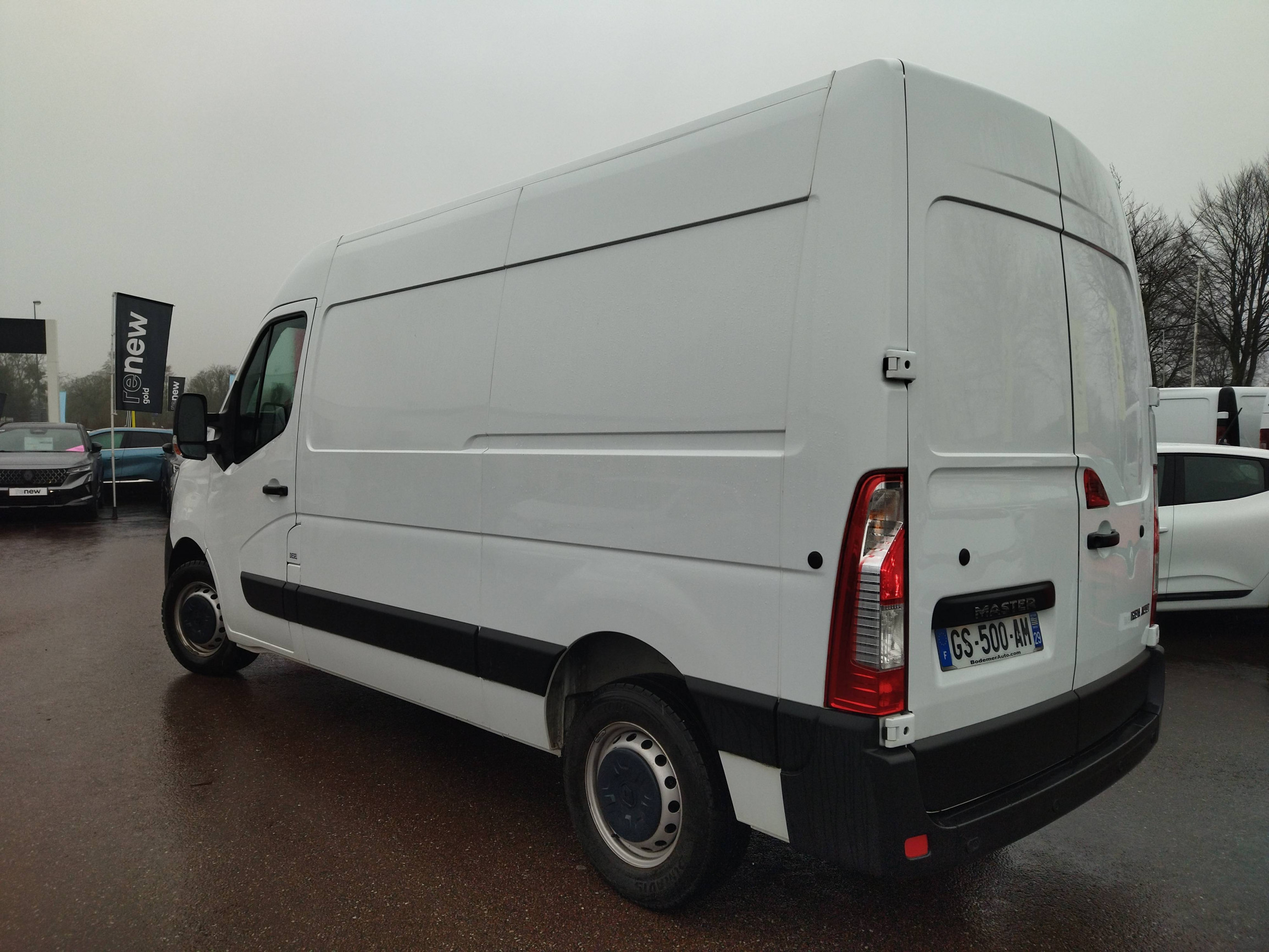 Vente en ligne Renault Master Fourgon MASTER FGN TRAC F3500 L2H2 BLUE DCI 135 au prix de 22 788 €