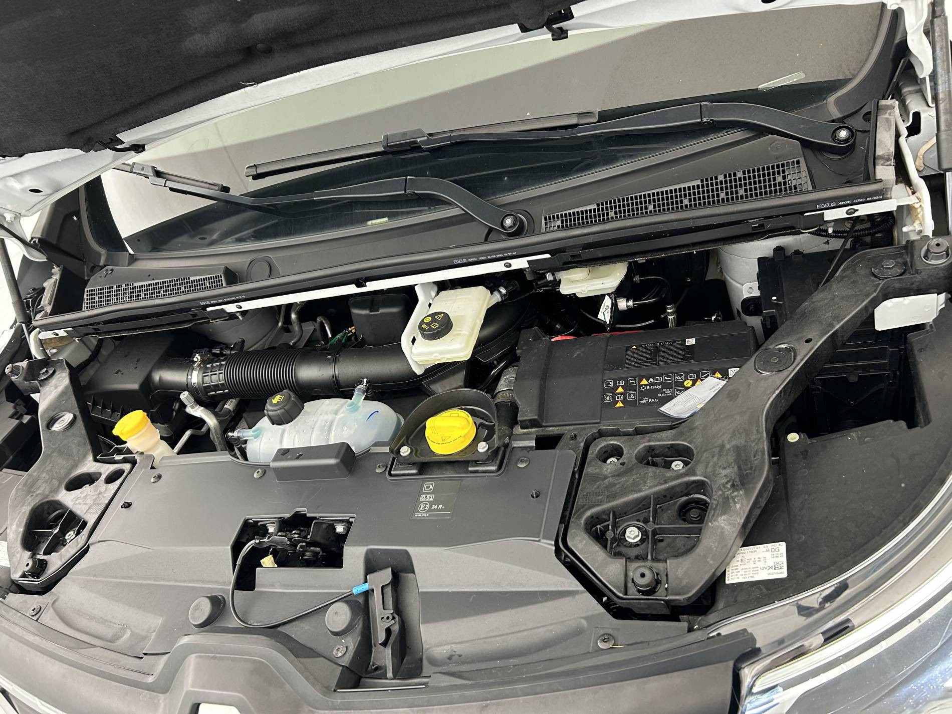 Vente en ligne Renault Trafic 3 Fourgon TRAFIC FG BLUE DCI 130 L1H1 3T GSR2 au prix de 23 999 €