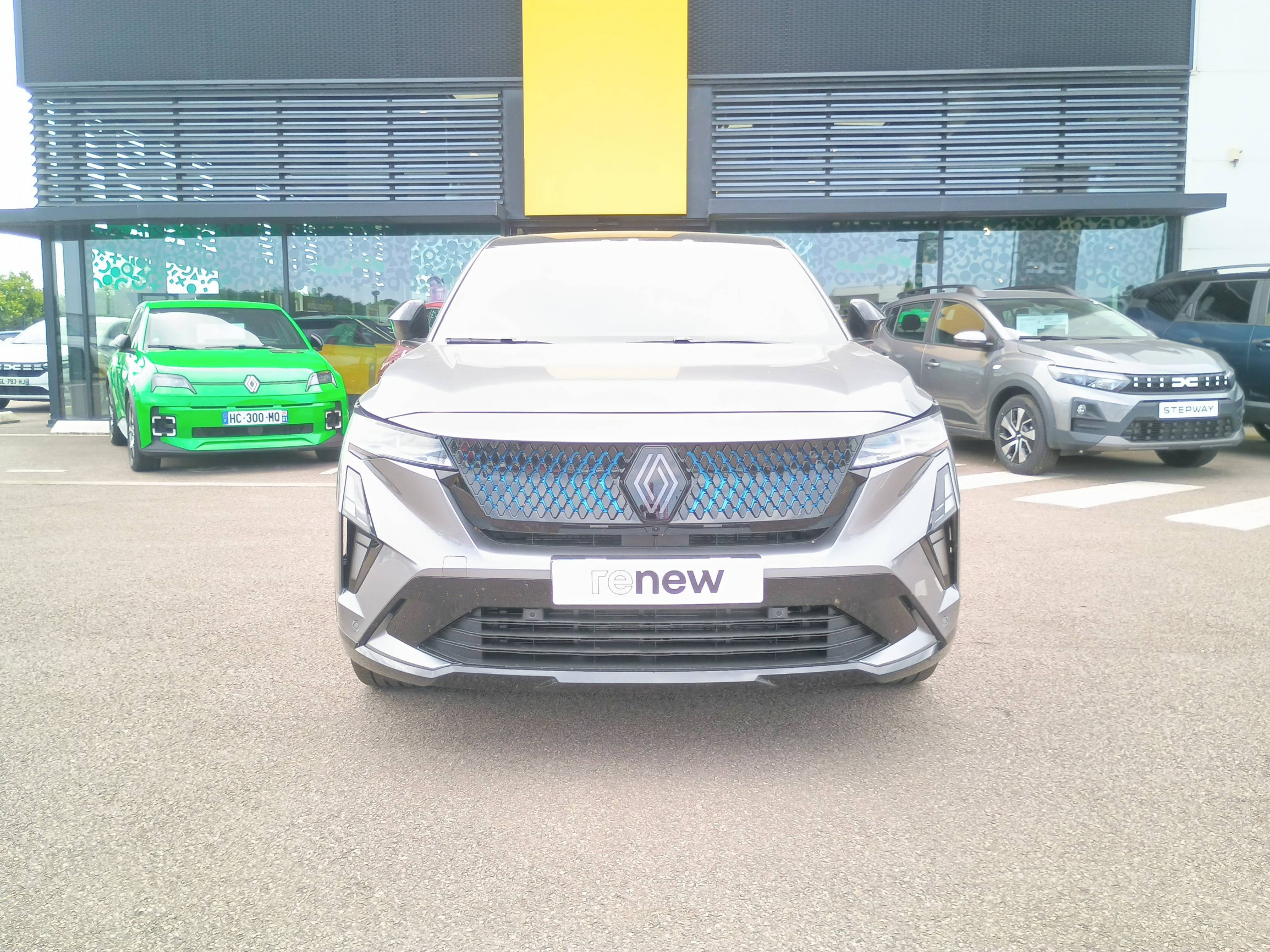 Renault Rafale  hyper hybrid E-Tech 300 ch 4x4 occasion de 2025 en vente à Alençon