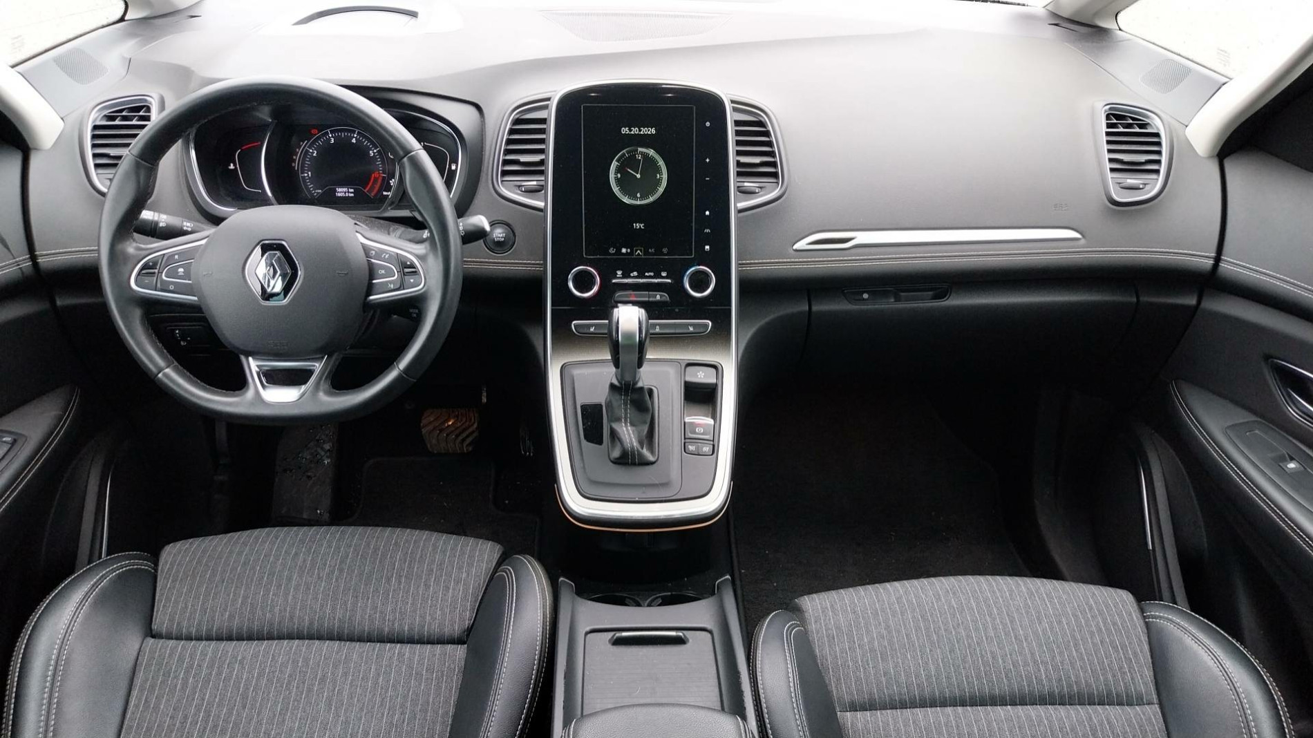 Vente en ligne Renault Grand Scenic 4 Grand Scenic TCe 140 EDC au prix de 21 890 €