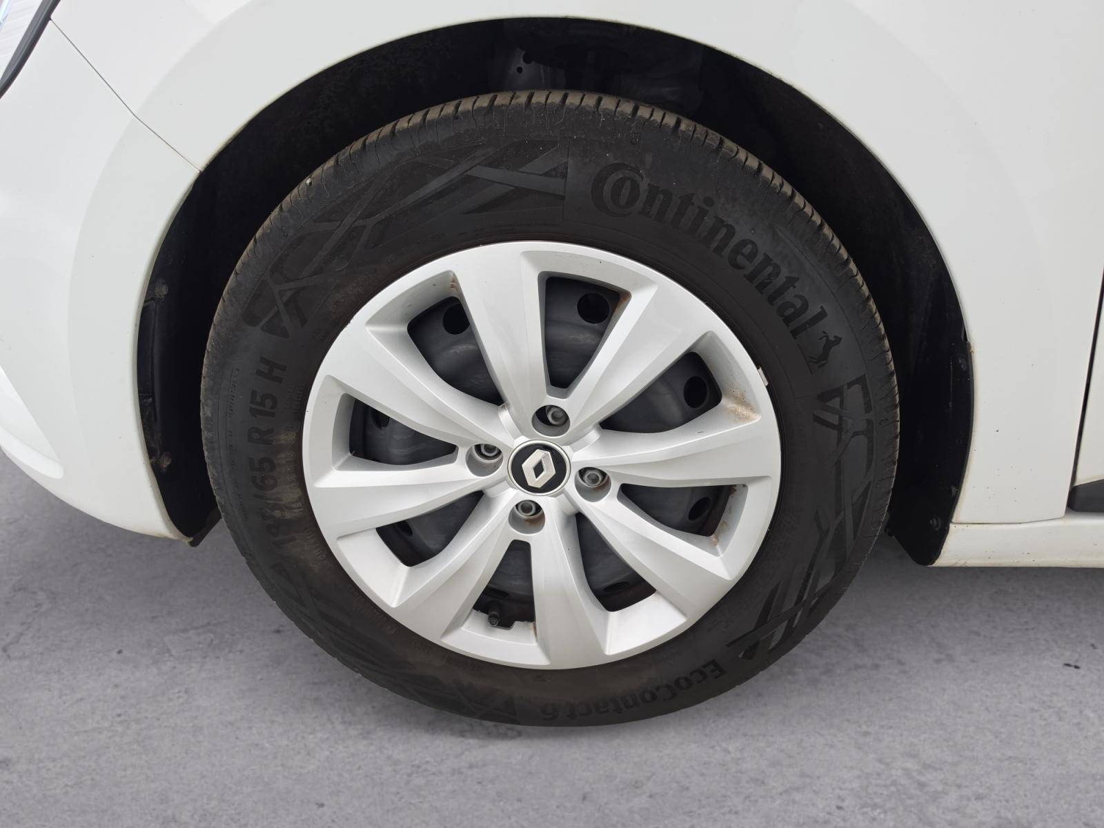 Vente en ligne Renault Clio 5 Clio SCe 65 au prix de 12 990 €