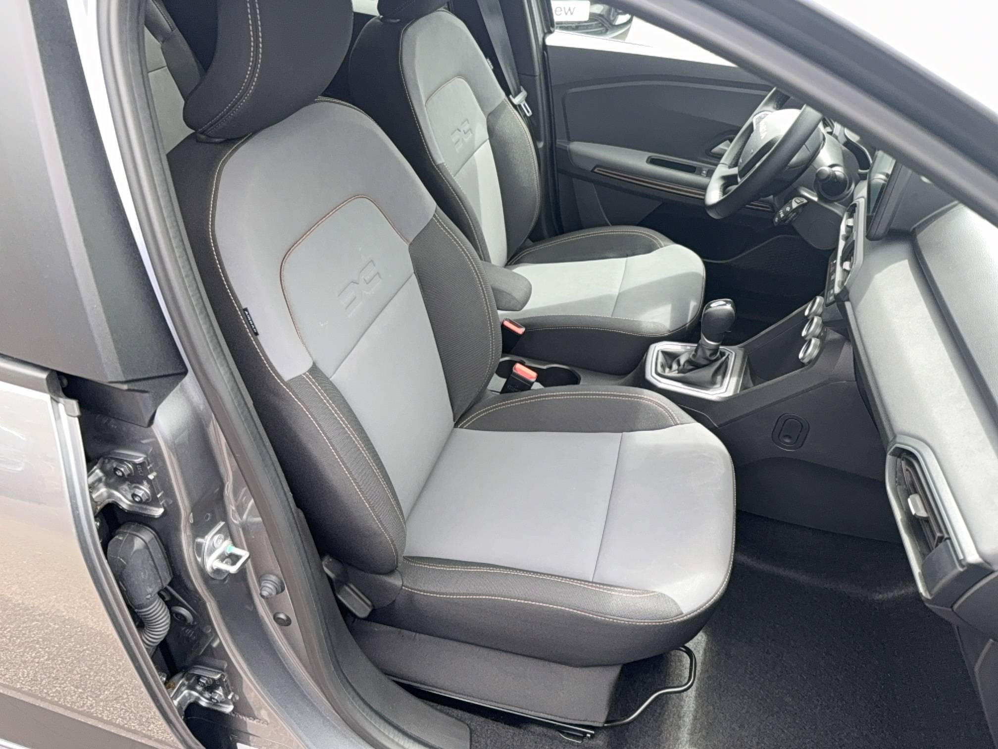 Vente en ligne Dacia Jogger  Hybrid 140 7 places GSR2 au prix de 25 890 €