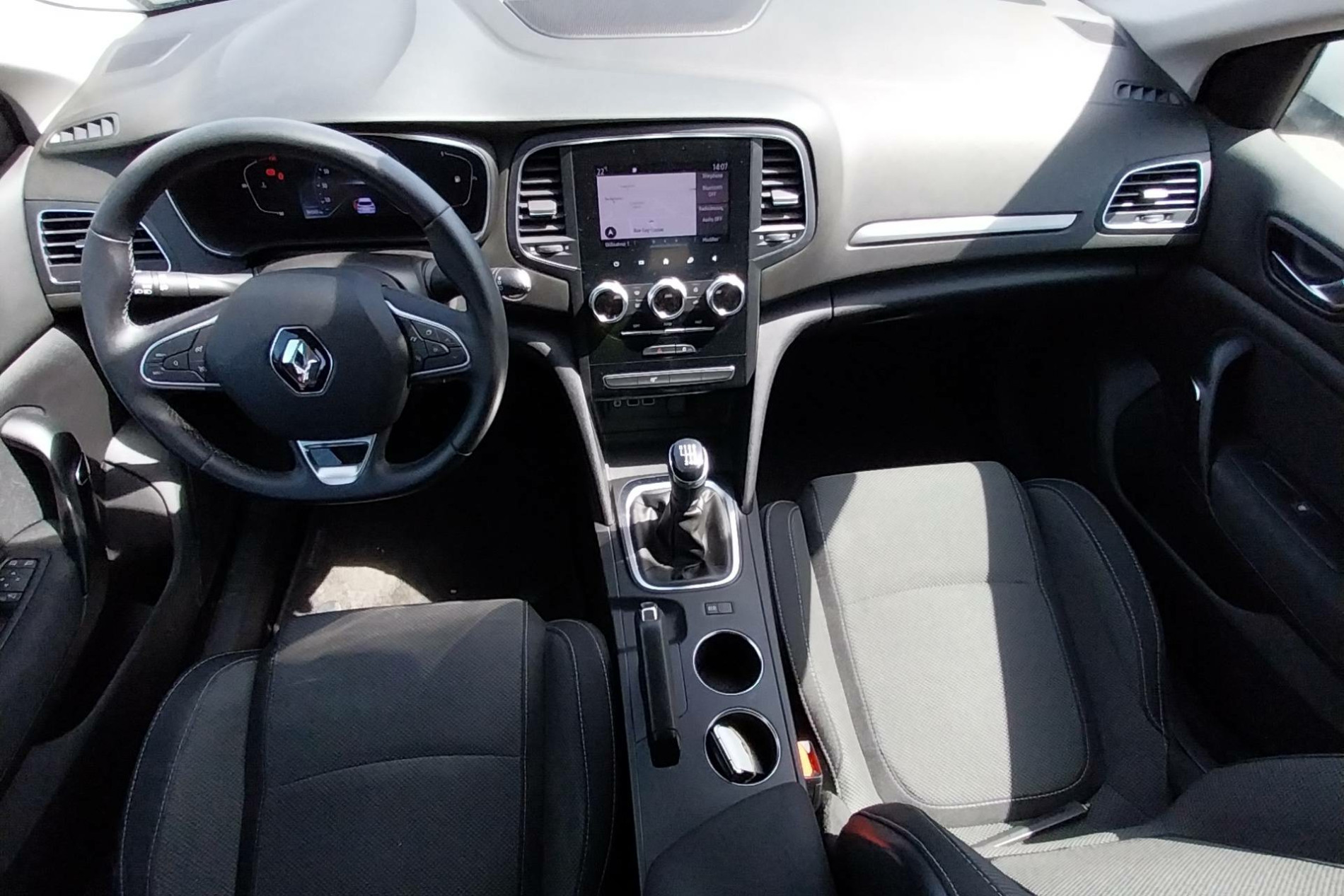 Vente en ligne Renault Megane 4 Estate  Blue dCi 115 au prix de 15 990 €
