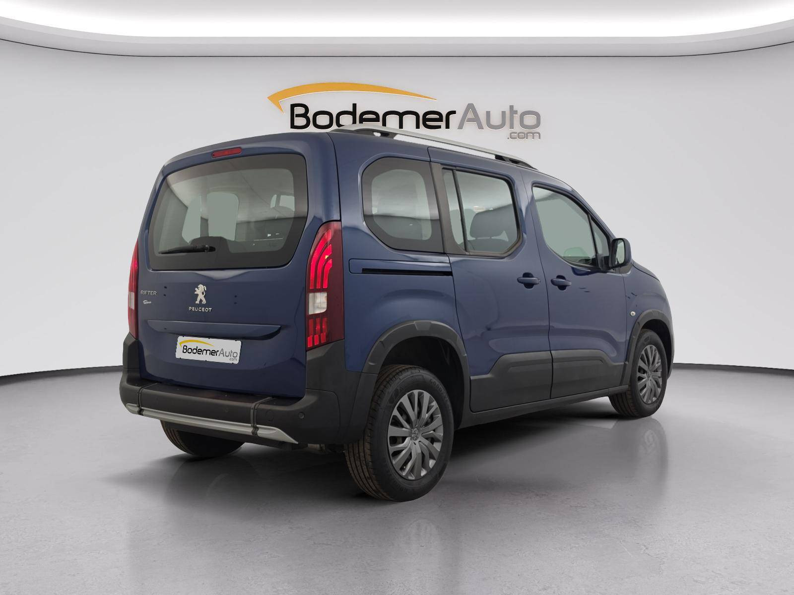Vente en ligne Peugeot Rifter  Standard PureTech 110 S&S BVM6 au prix de 16 991 €