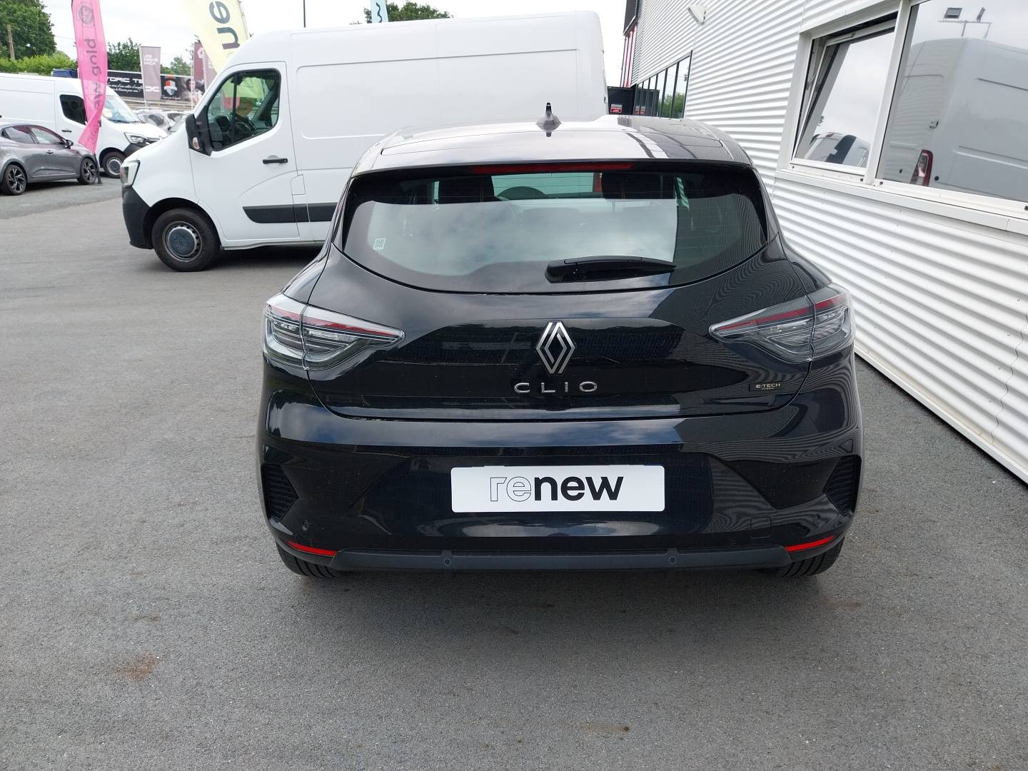 Vente en ligne Renault Clio 5 Clio E-Tech full hybrid 145 au prix de 18 390 €