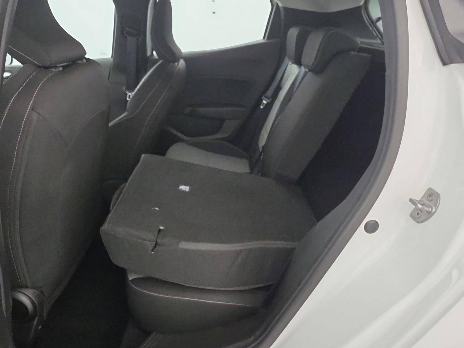 Vente en ligne Renault Clio 5 Clio Blue dCi 100 ch GSR2 au prix de 17 390 €