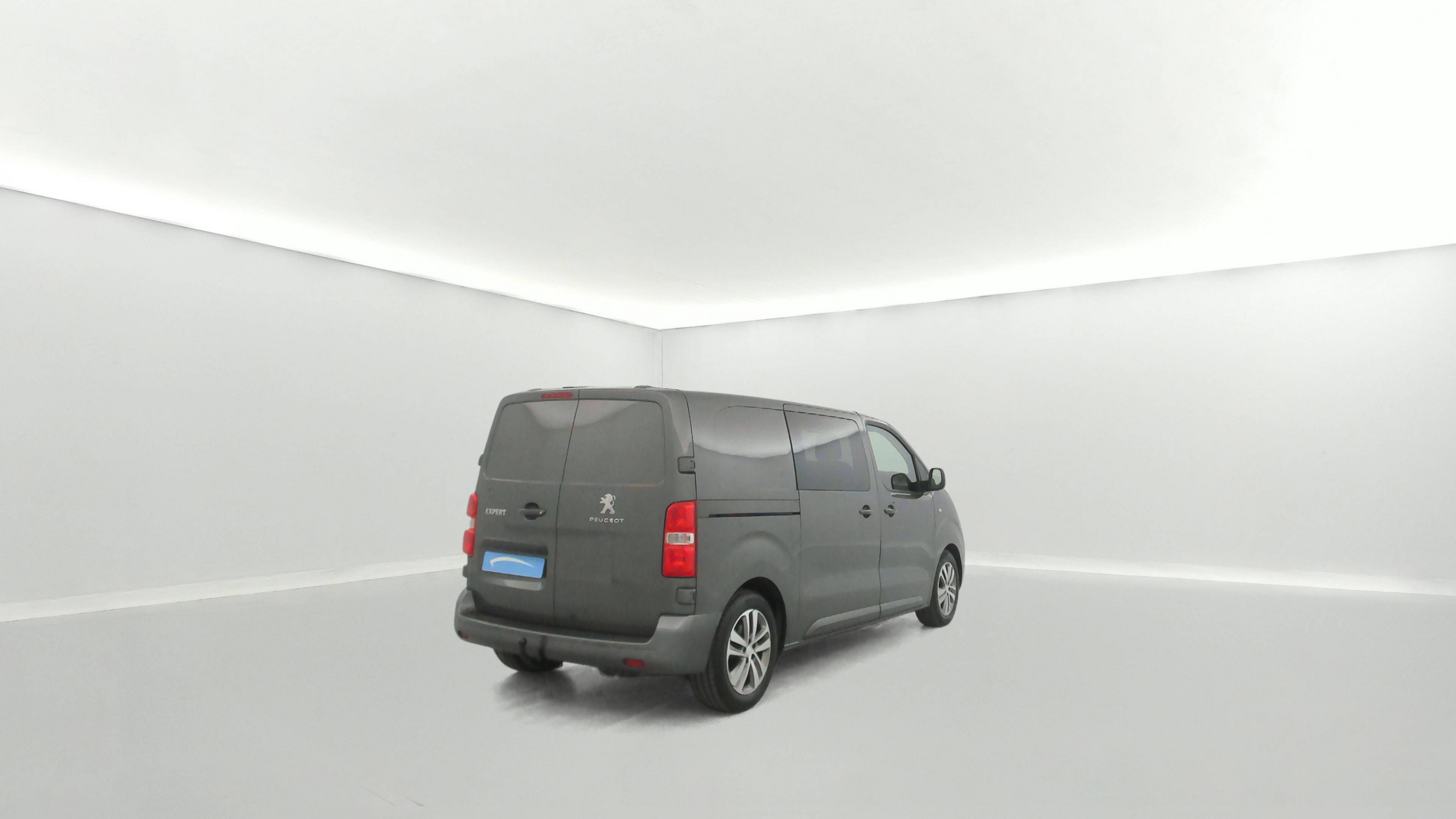 Vente en ligne Peugeot Expert Cabine Approfondie EXPERT CA STANDARD BLUEHDI 180 S&S EAT8 au prix de 28 990 €