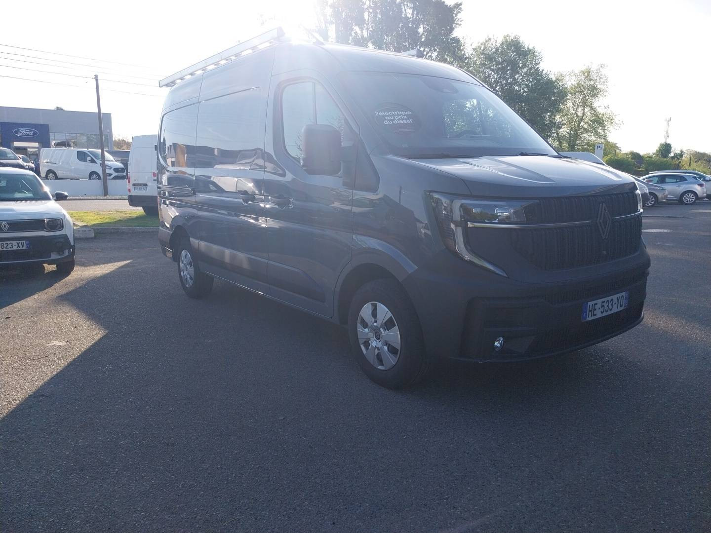Vente en ligne Renault Master Fourgon MASTER FG BLUE DCI 170 L2H2 3T5 TR AUTO au prix de 61 800 €