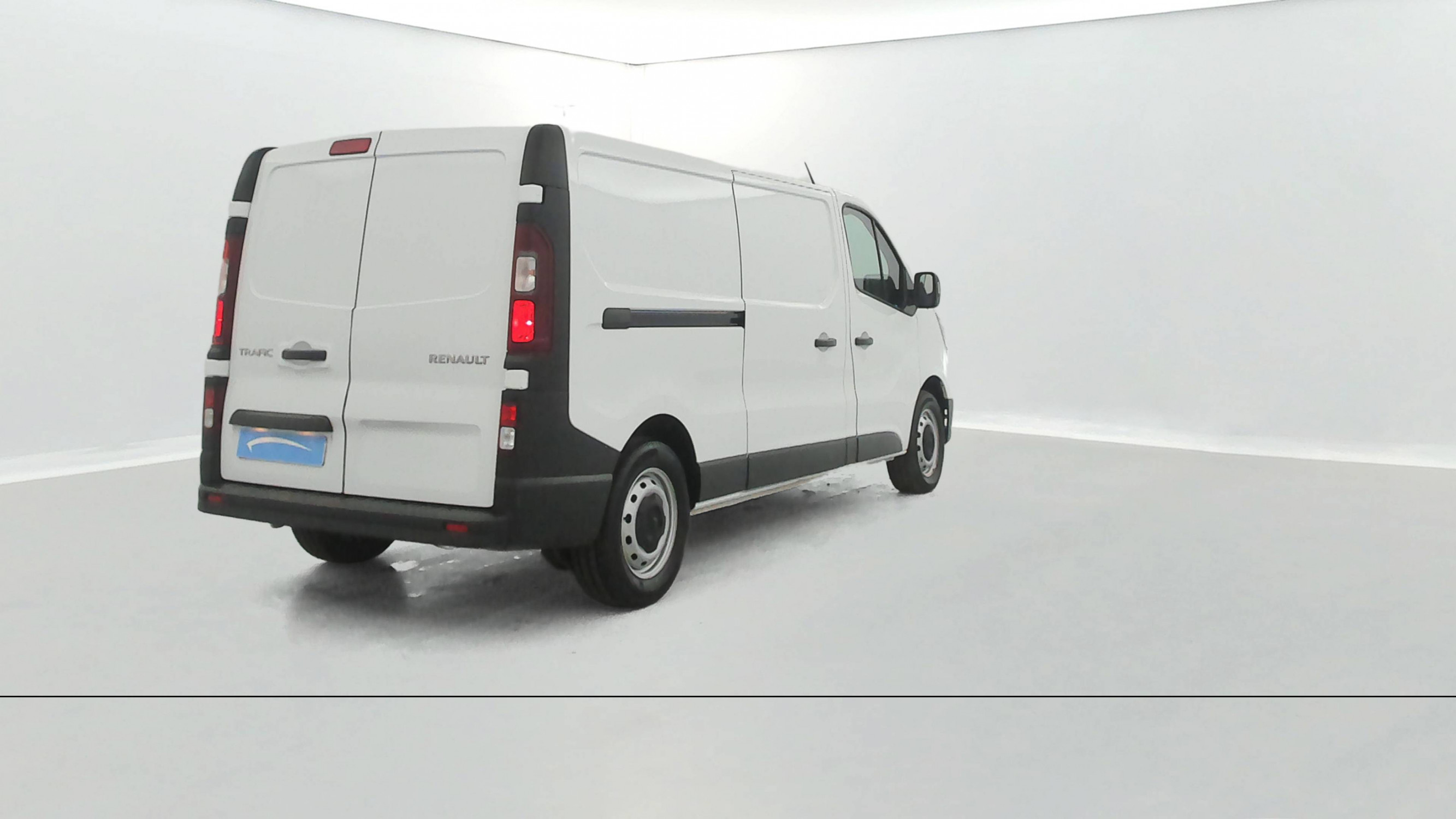 Vente en ligne Renault Trafic 3 Fourgon TRAFIC FGN L2H1 3000 KG BLUE DCI 130 au prix de 23 990 €