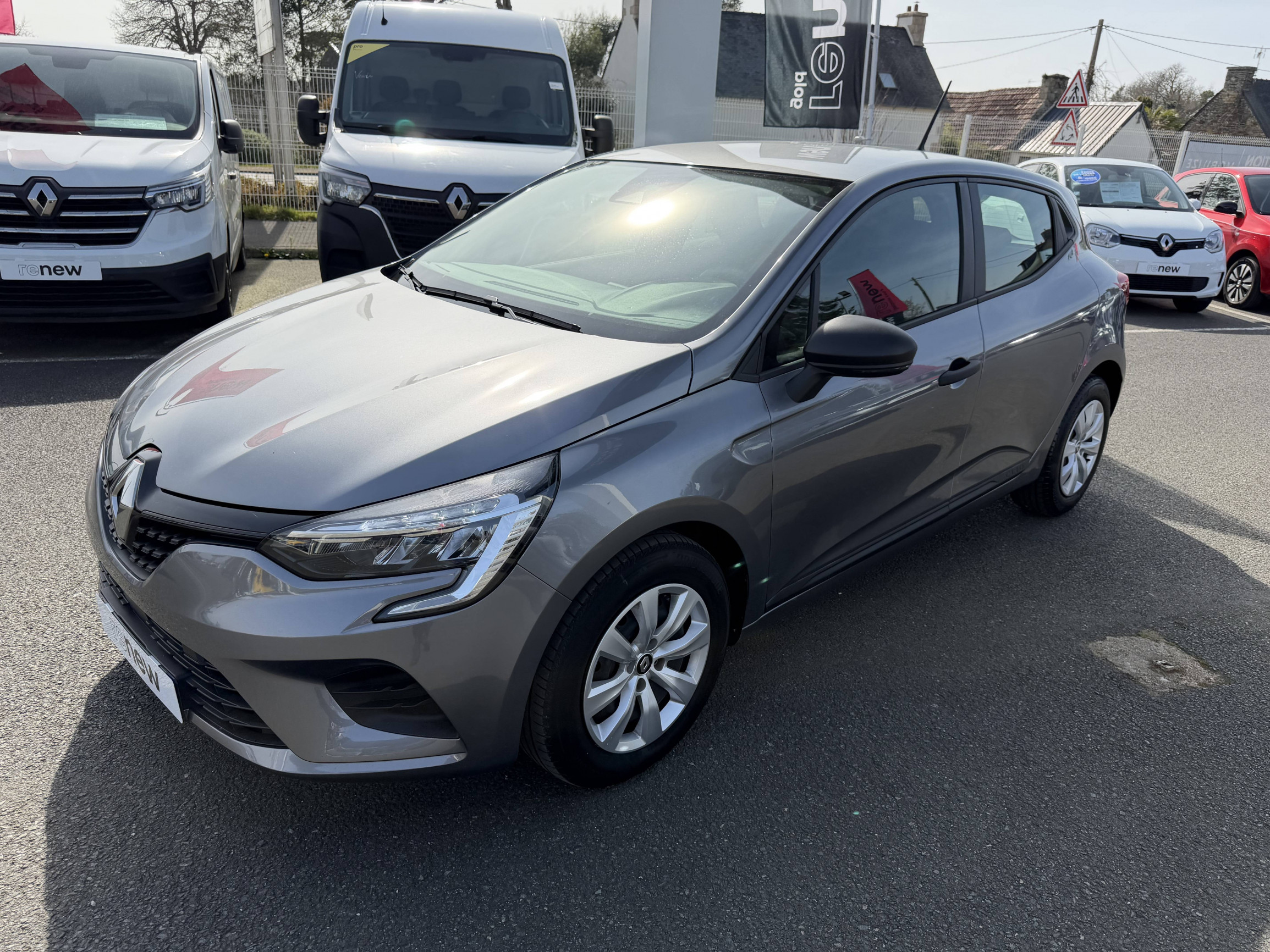 Vente en ligne Renault Clio 5 Clio SCe 65 au prix de 13 190 €