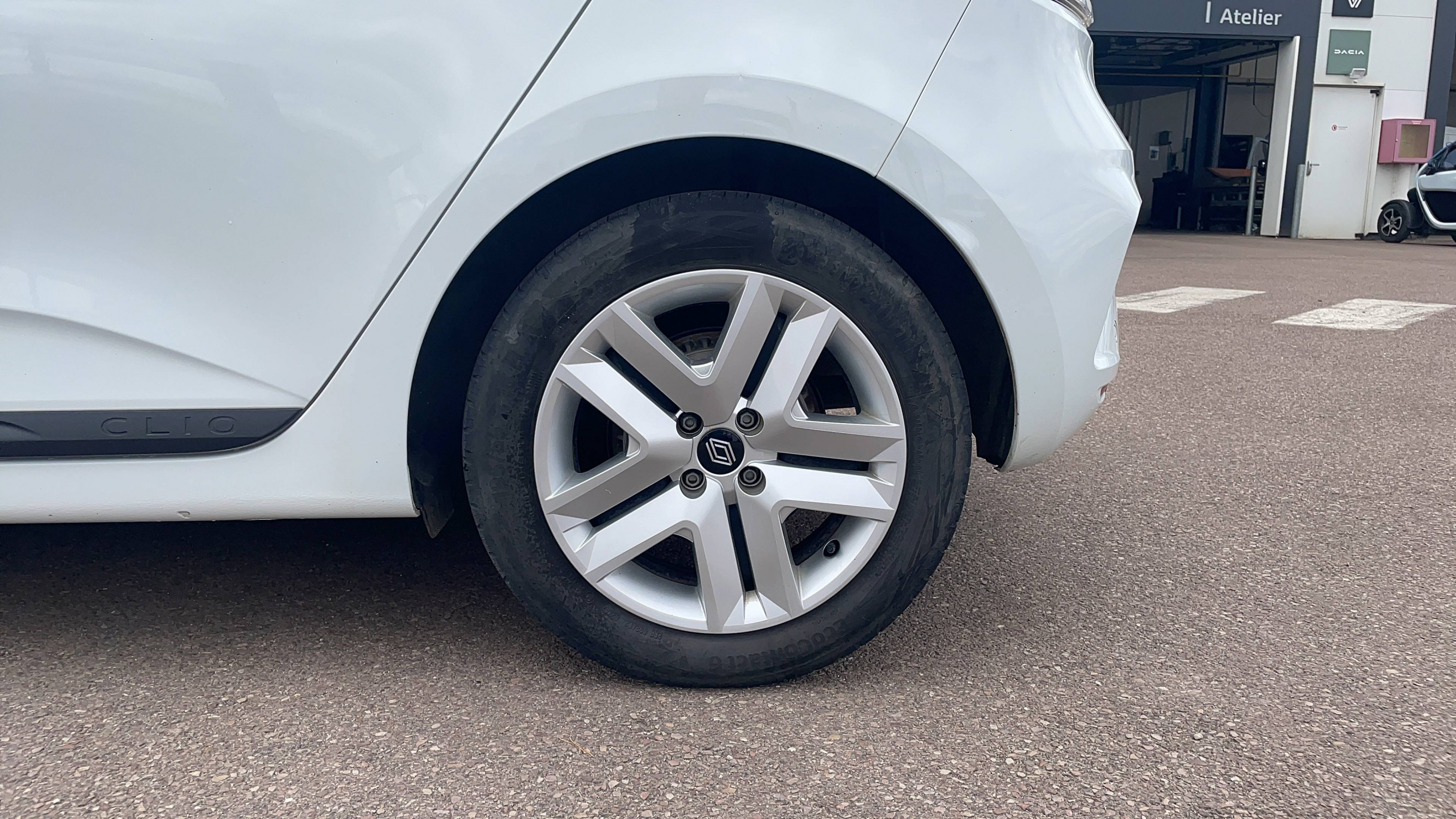 Vente en ligne Renault Clio 5 CLIO SOCIETE BLUE DCI 100 au prix de 1 €
