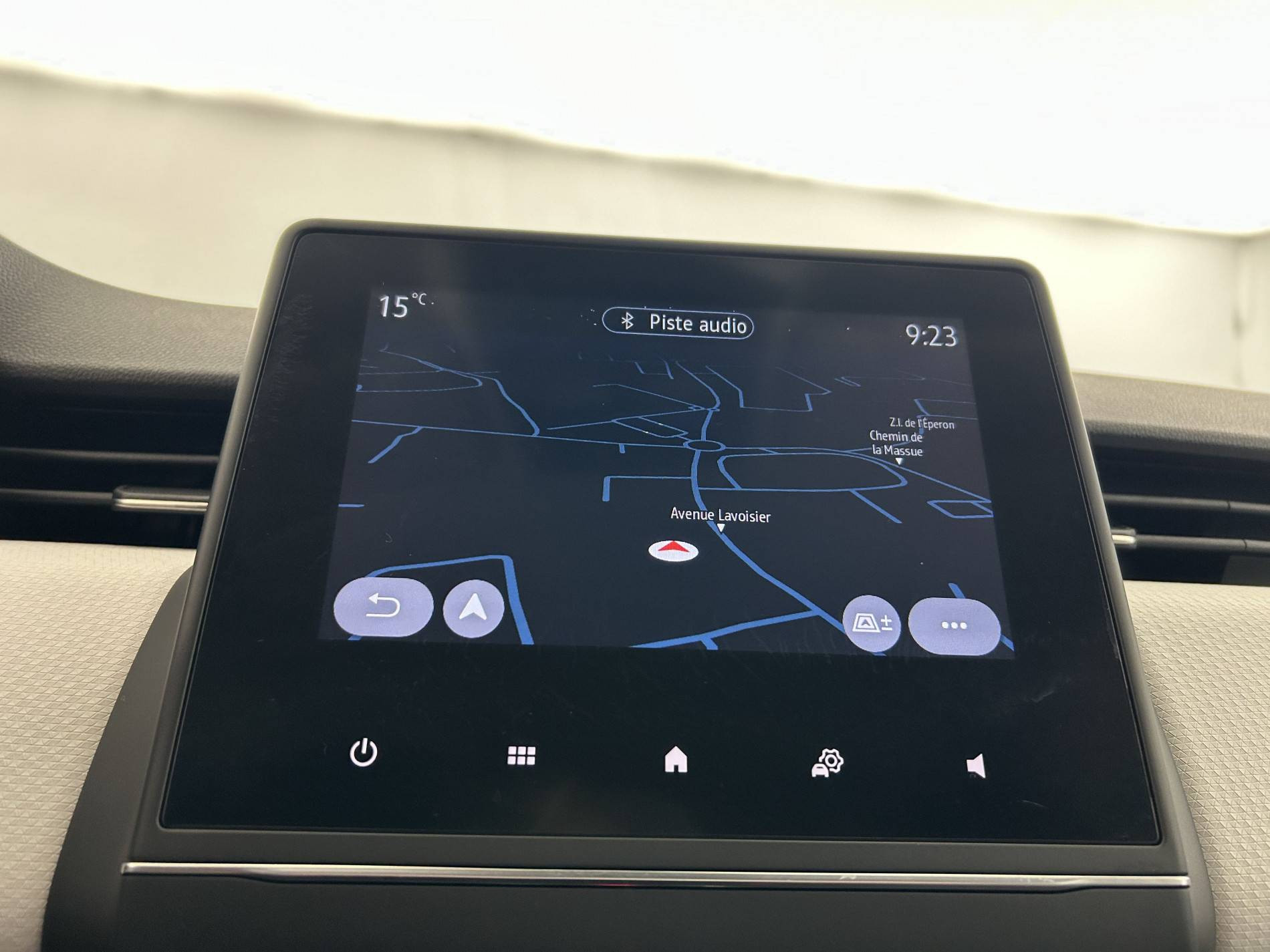 Vente en ligne Renault Clio 5 Clio E-Tech full hybrid 145 au prix de 16 790 €