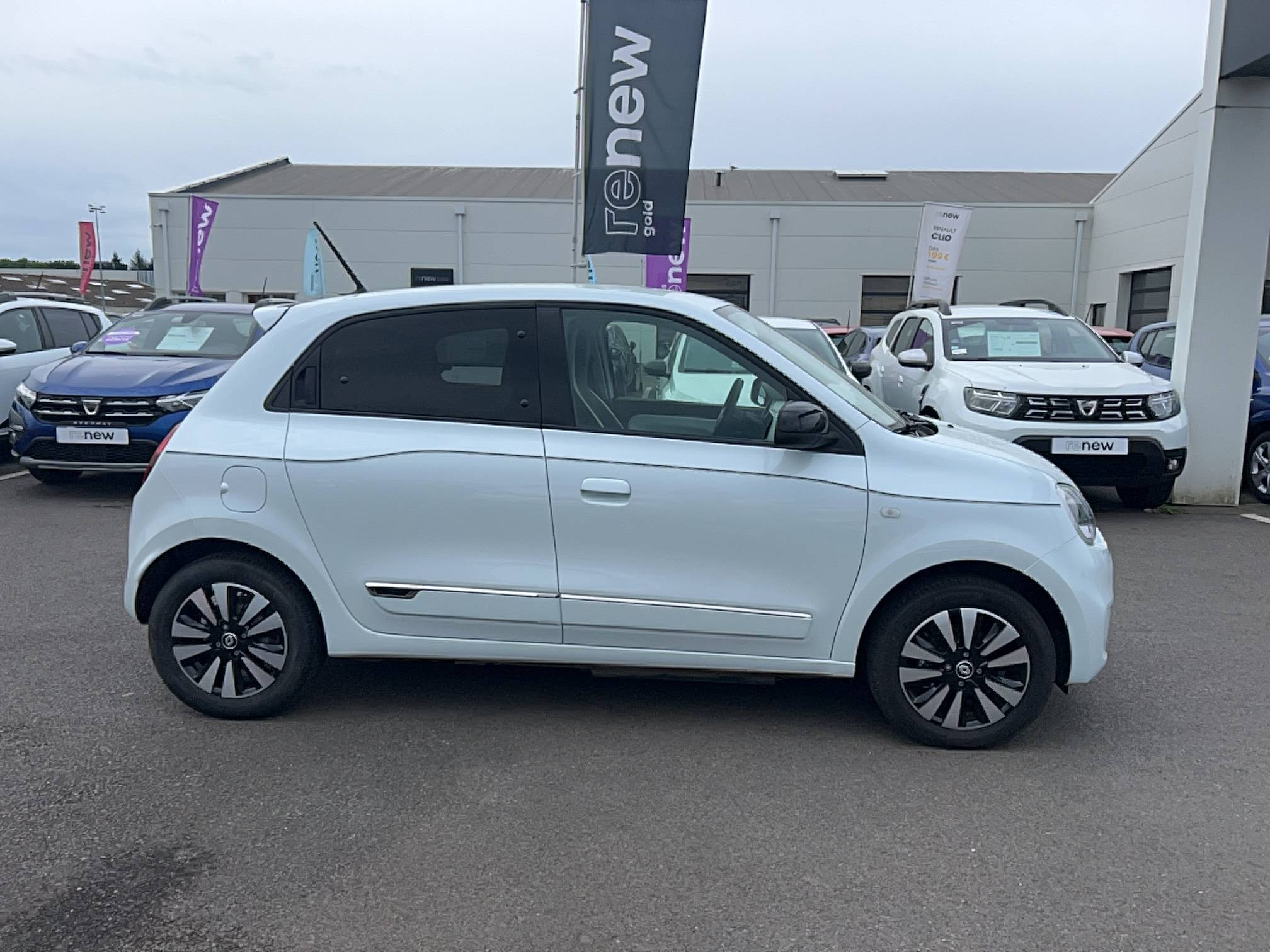Vente en ligne Renault Twingo Electrique Twingo III E-Tech au prix de 13 600 €