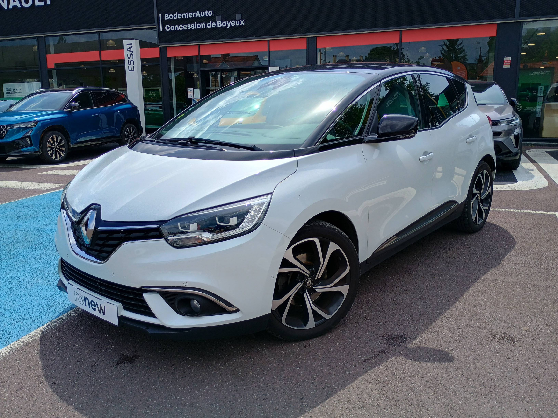 Vente en ligne Renault Scenic 4 Scenic Blue dCi 120 au prix de 15 590 €
