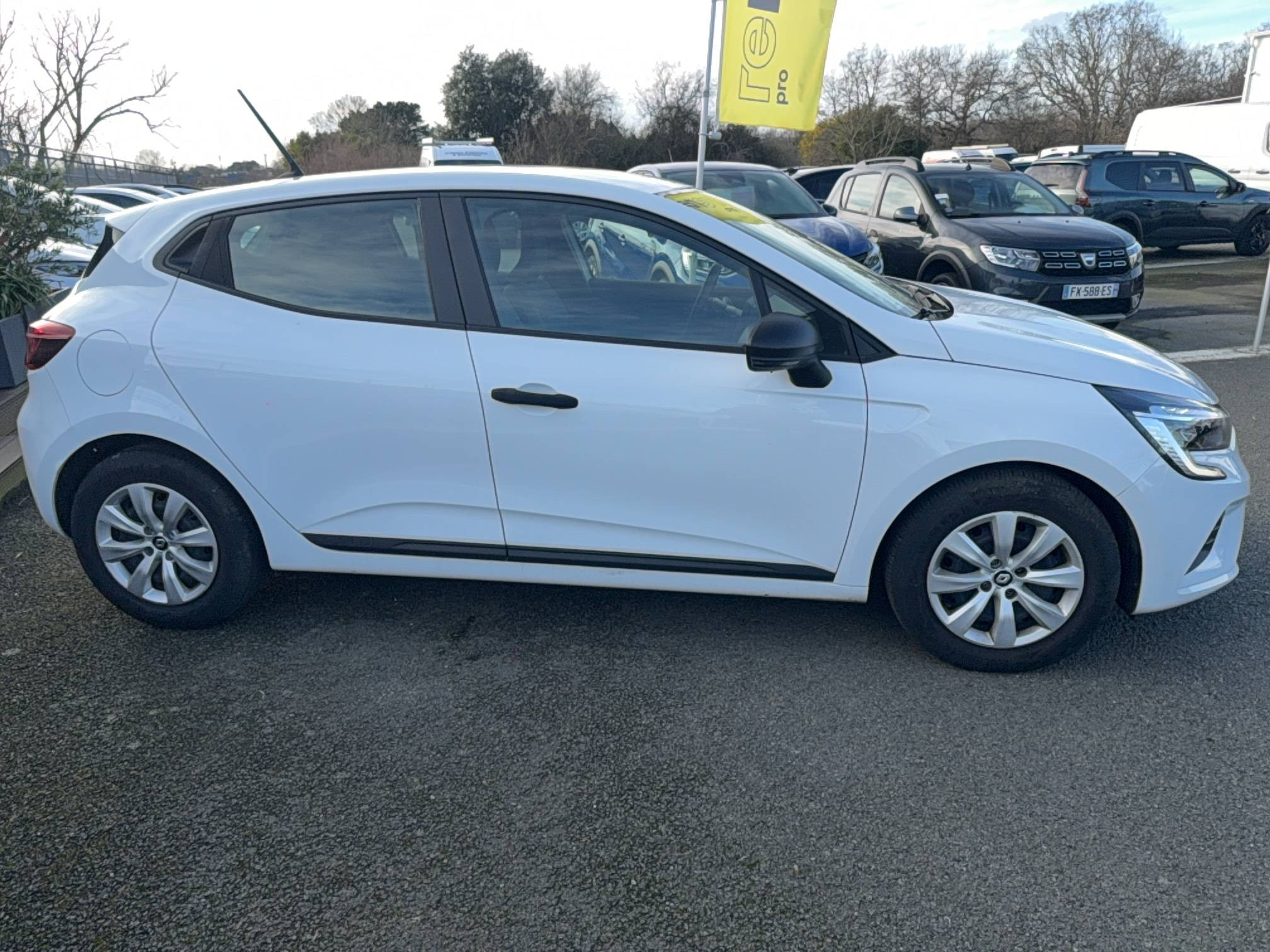 Vente en ligne Renault Clio 5 Clio SCe 65 au prix de 12 990 €