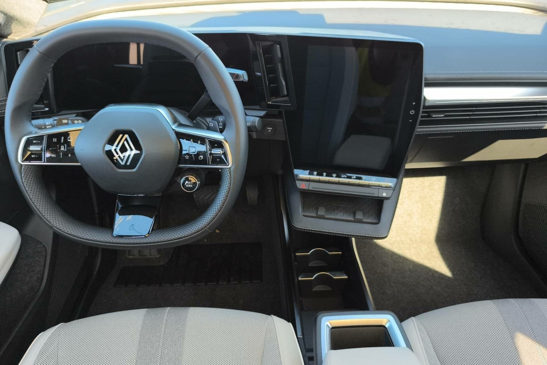 Vente en ligne Renault Scenic E-Tech Scenic E-Tech électrique 220 ch grande autonomie au prix de 38 990 €