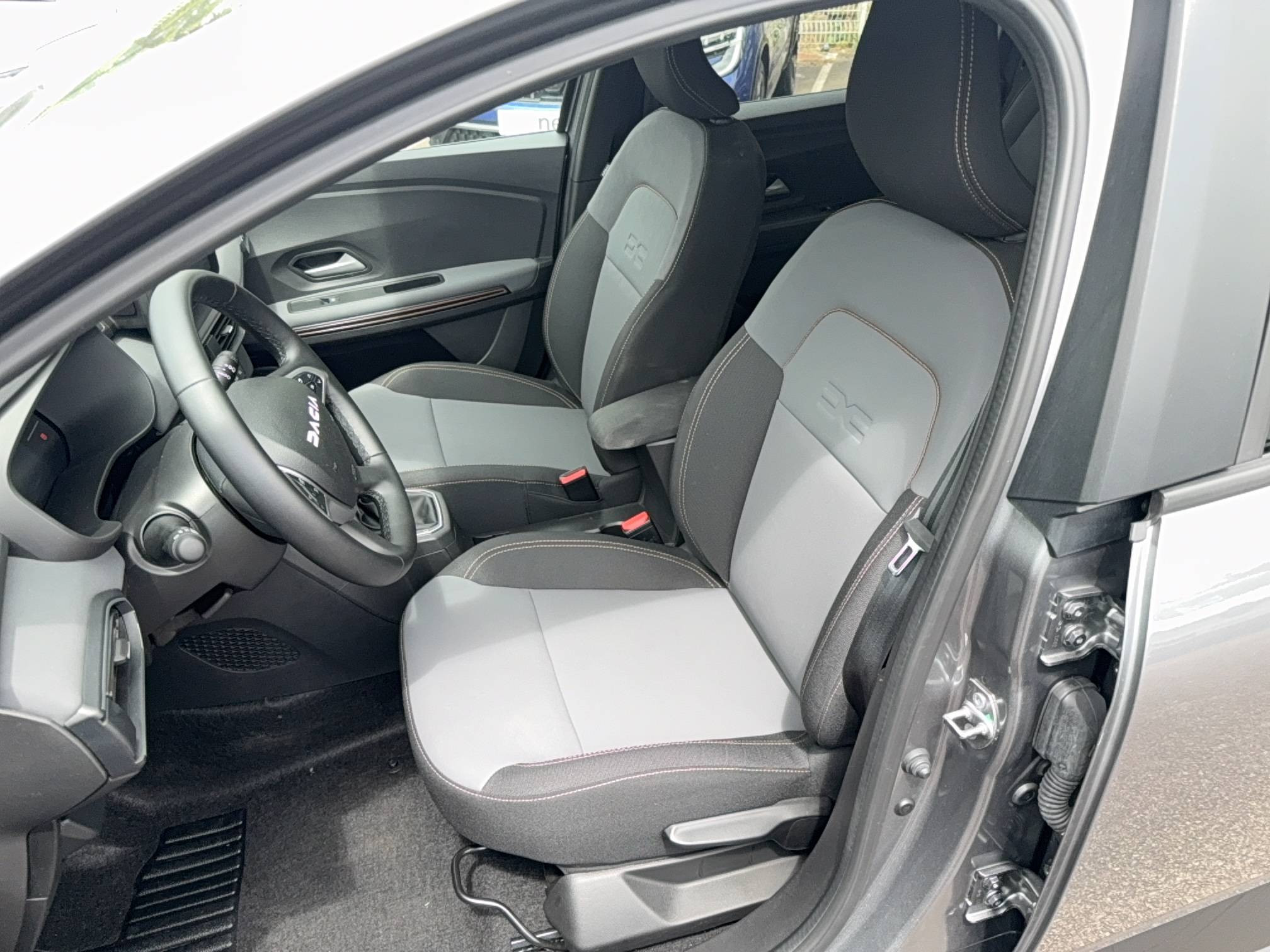 Vente en ligne Dacia Jogger  Hybrid 140 7 places GSR2 au prix de 25 890 €