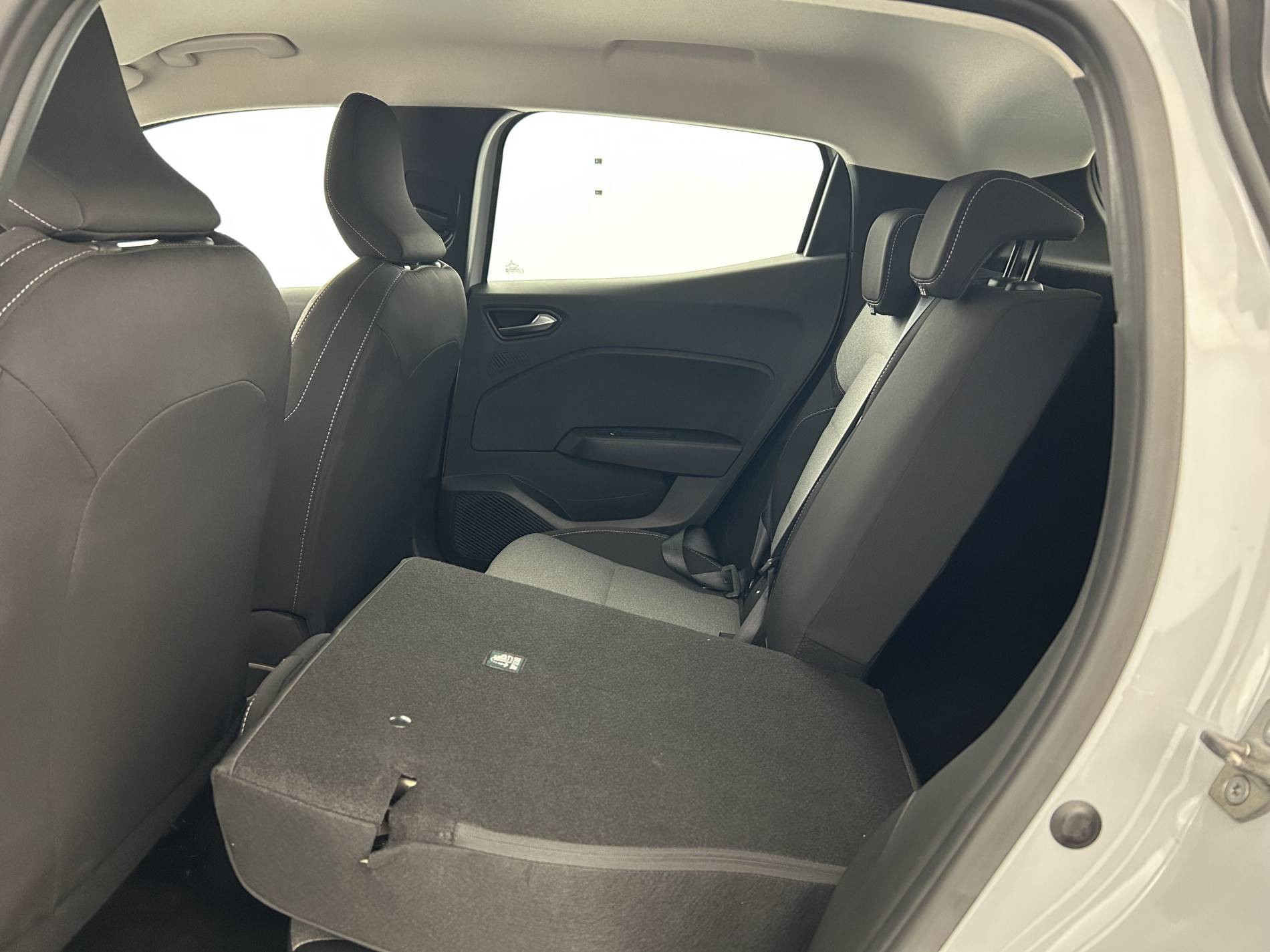 Vente en ligne Renault Clio 5 Clio TCe 90 au prix de 15 990 €