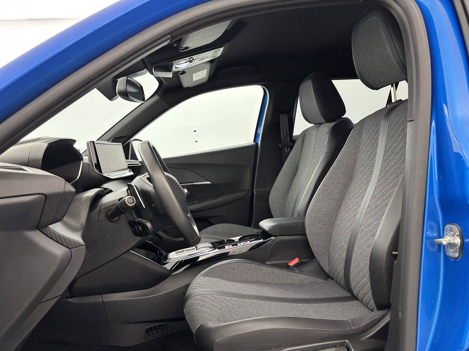 Vente en ligne Peugeot 2008  Hybrid 136 e-DCS6 au prix de 19 990 €