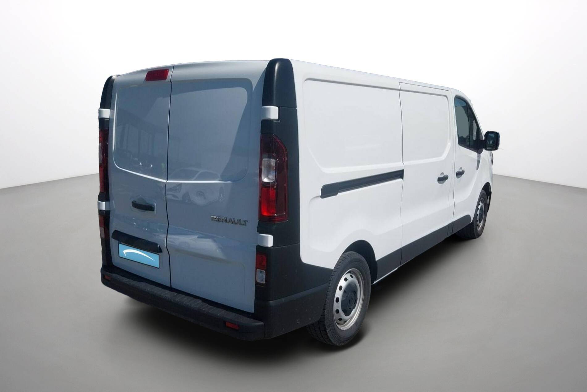 Vente en ligne Renault Trafic 3 Fourgon TRAFIC PC L2H1 3T BLUE DCI 150 au prix de 24 990 €