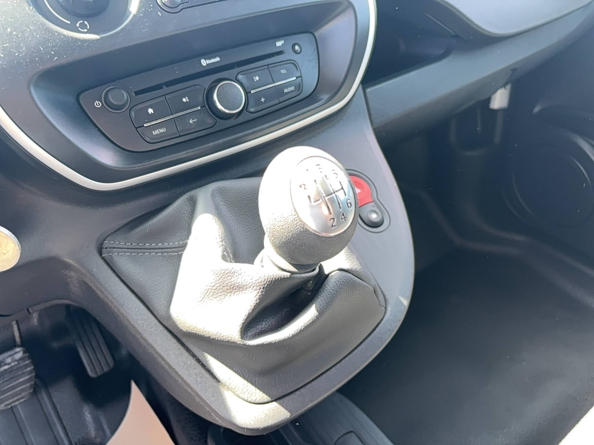 Vente en ligne Renault Kangoo Express  BLUE DCI 80 au prix de 12 290 €