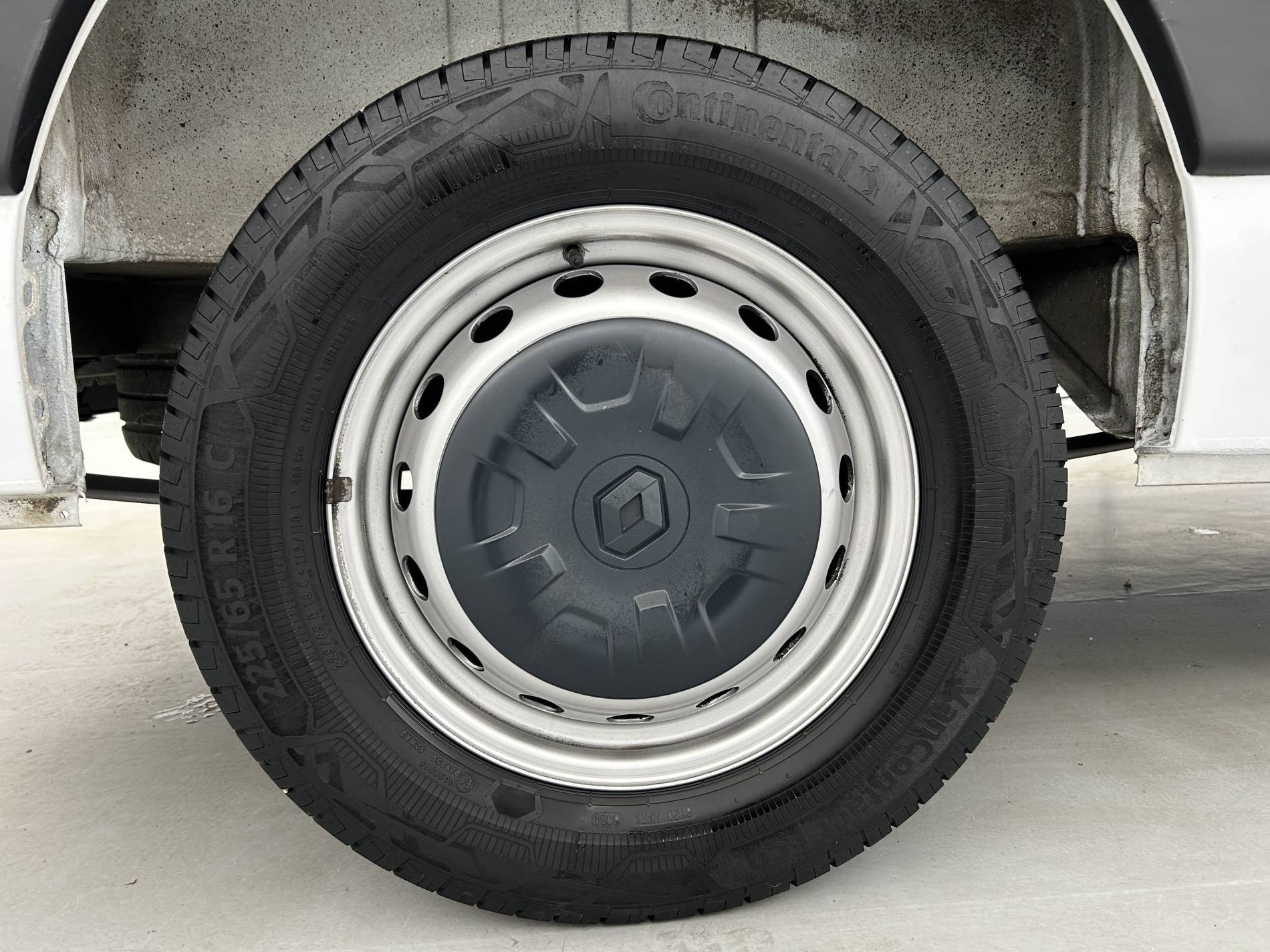 Vente en ligne Renault Master Fourgon MASTER FGN TRAC F3500 L2H2 BLUE DCI 135 au prix de 23 880 €