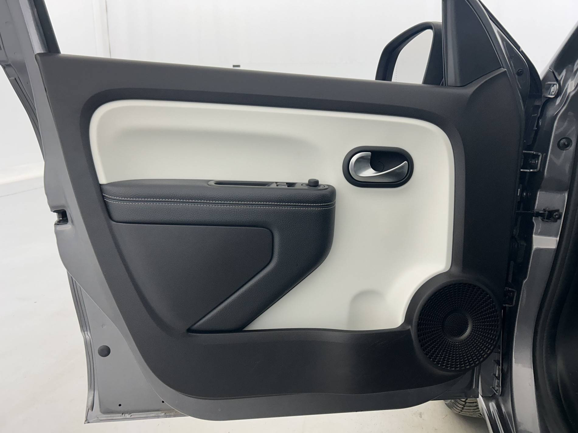 Vente en ligne Renault Twingo Electrique Twingo III E-Tech au prix de 11 990 €